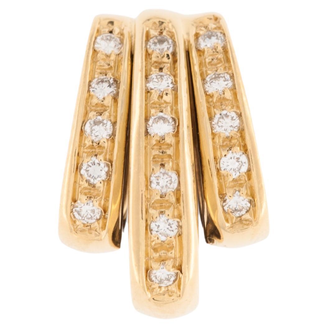 Italian 18 karat Yellow Gold Pendant with Diamonds For Sale