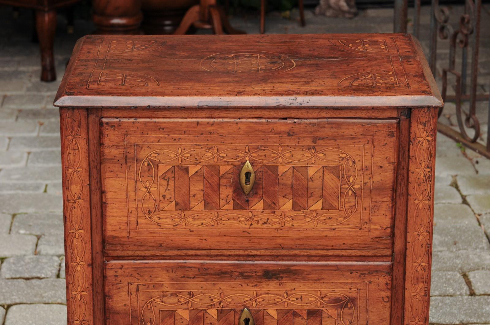 19th Century Italian 1800s Neoclassical Walnut Commode with Geometrical and Floral Inlay