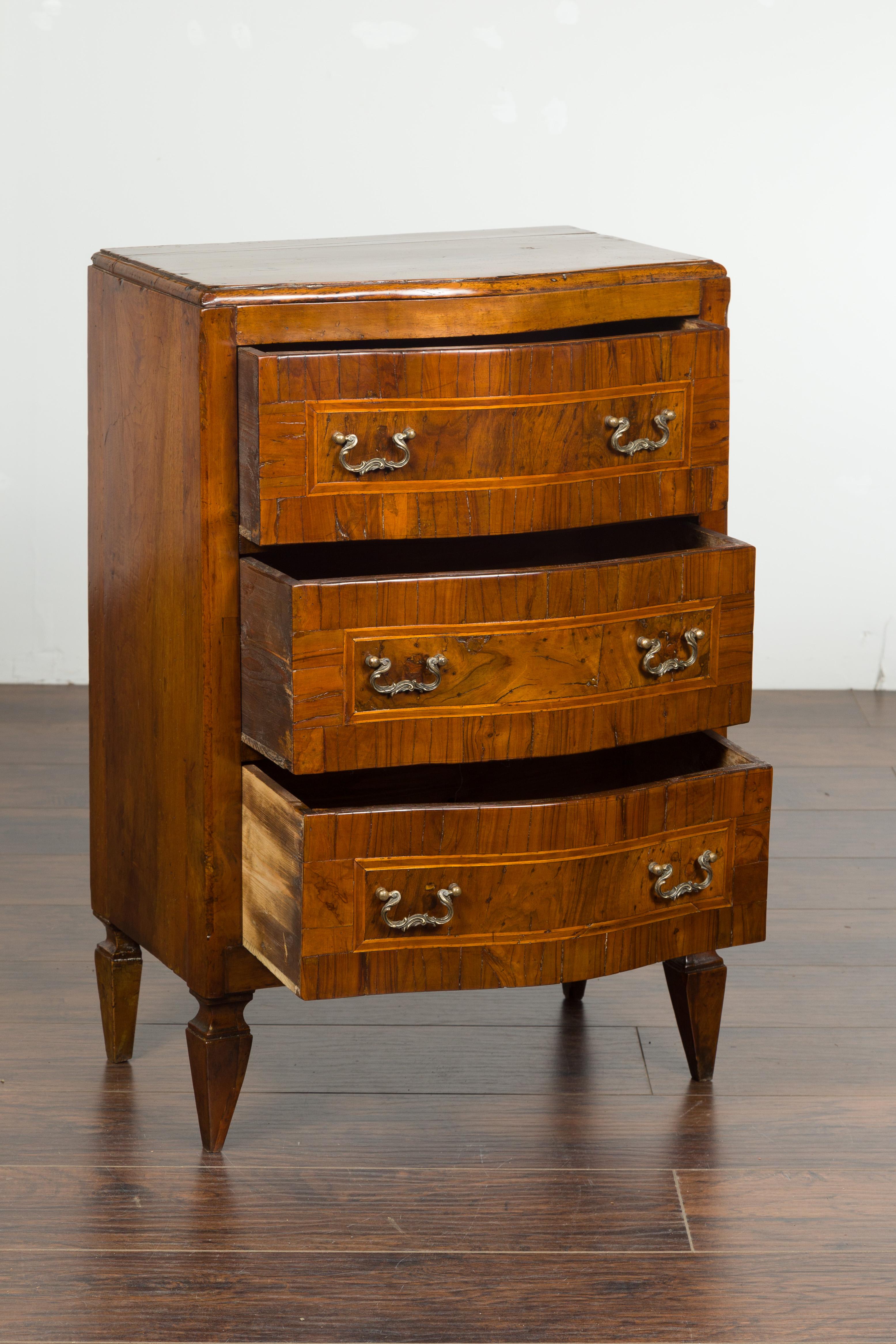 Italian 1800s Petite Walnut Three-Drawer Bow Front Chest with Banding For Sale 6