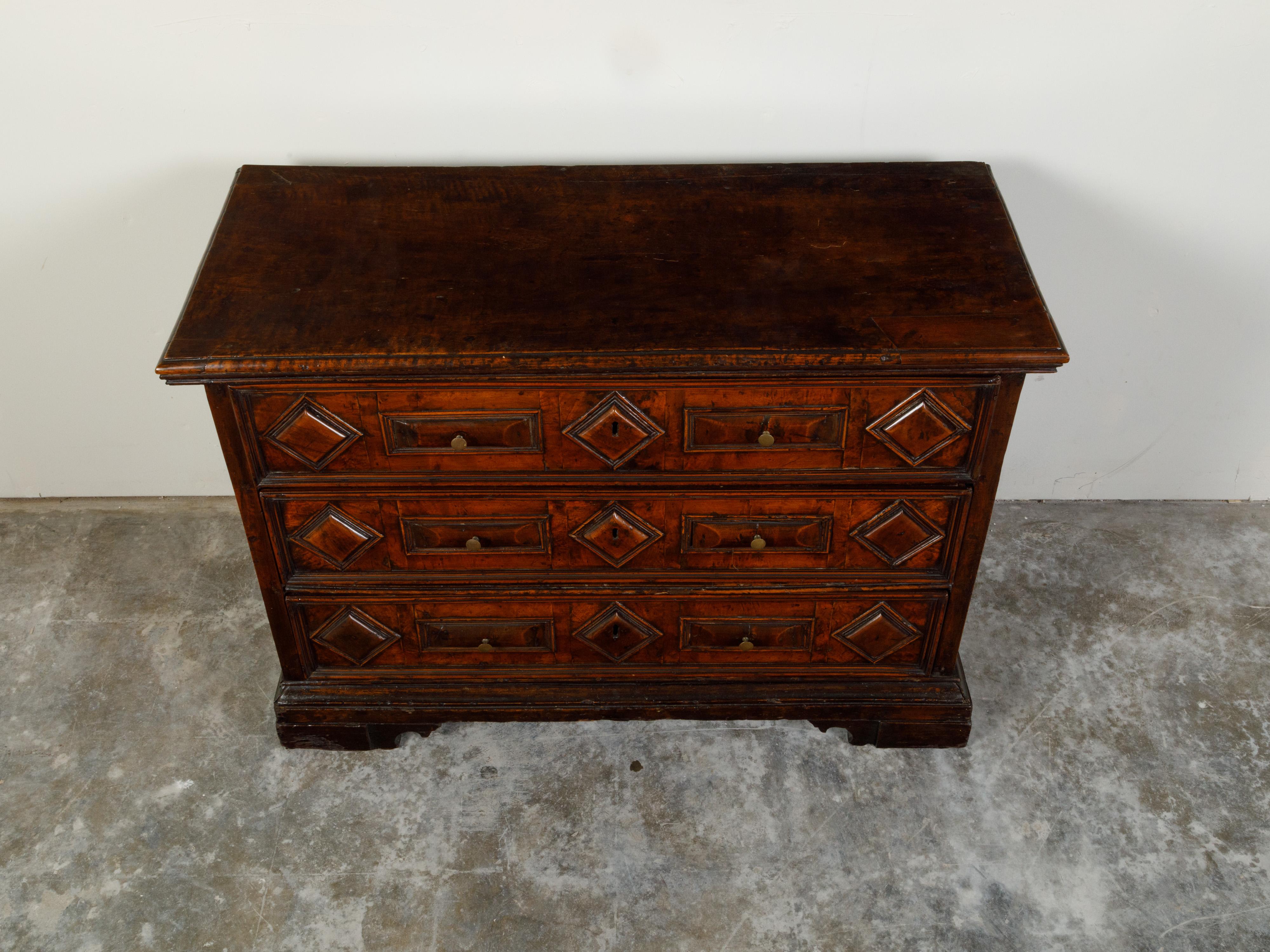 Italian 1800s Walnut Commode with Three Drawers and Raised Diamond Motifs In Good Condition For Sale In Atlanta, GA