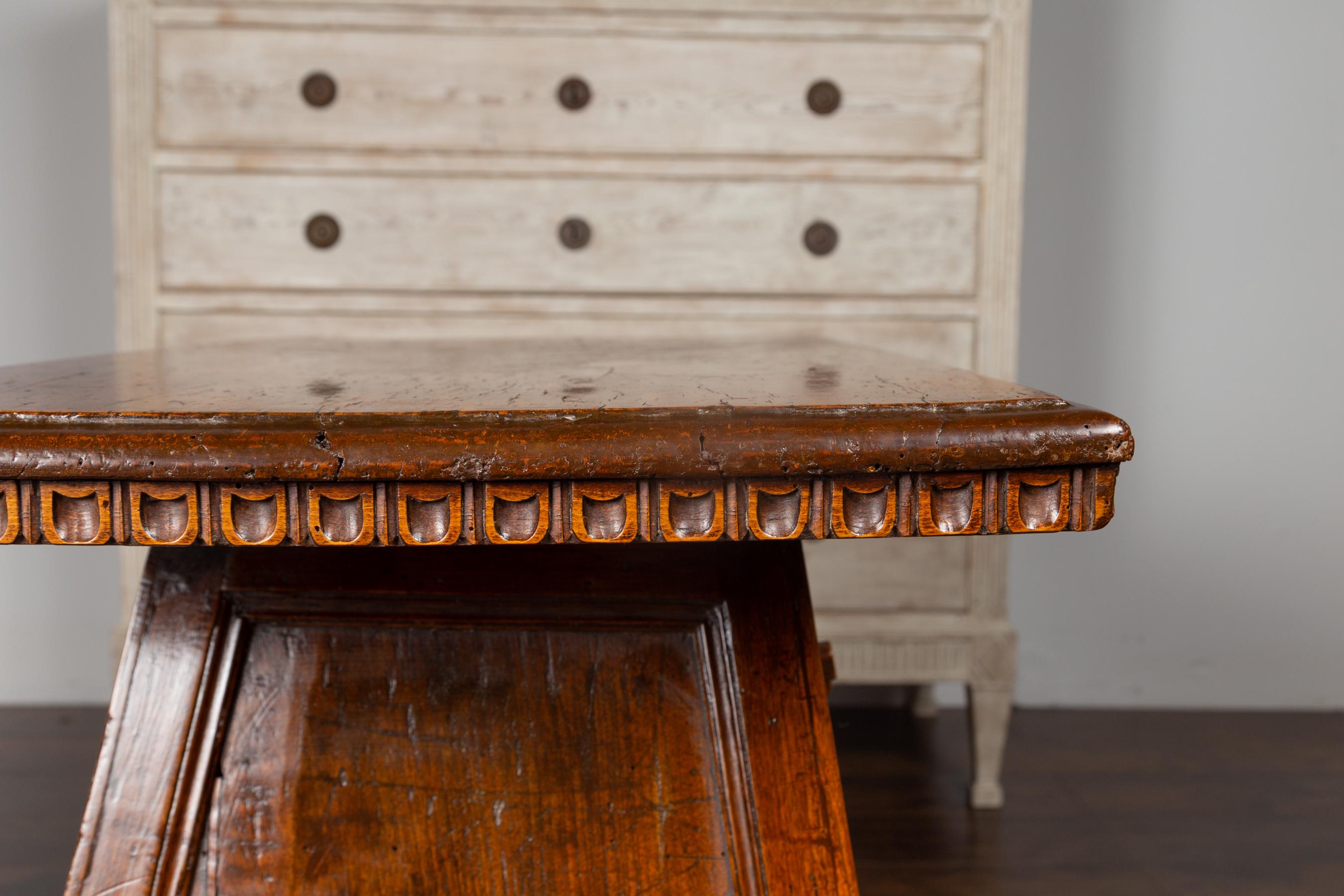 Italian 1800s Walnut Console Cabinet with Scoop Motifs, Doors and Single Drawer 3