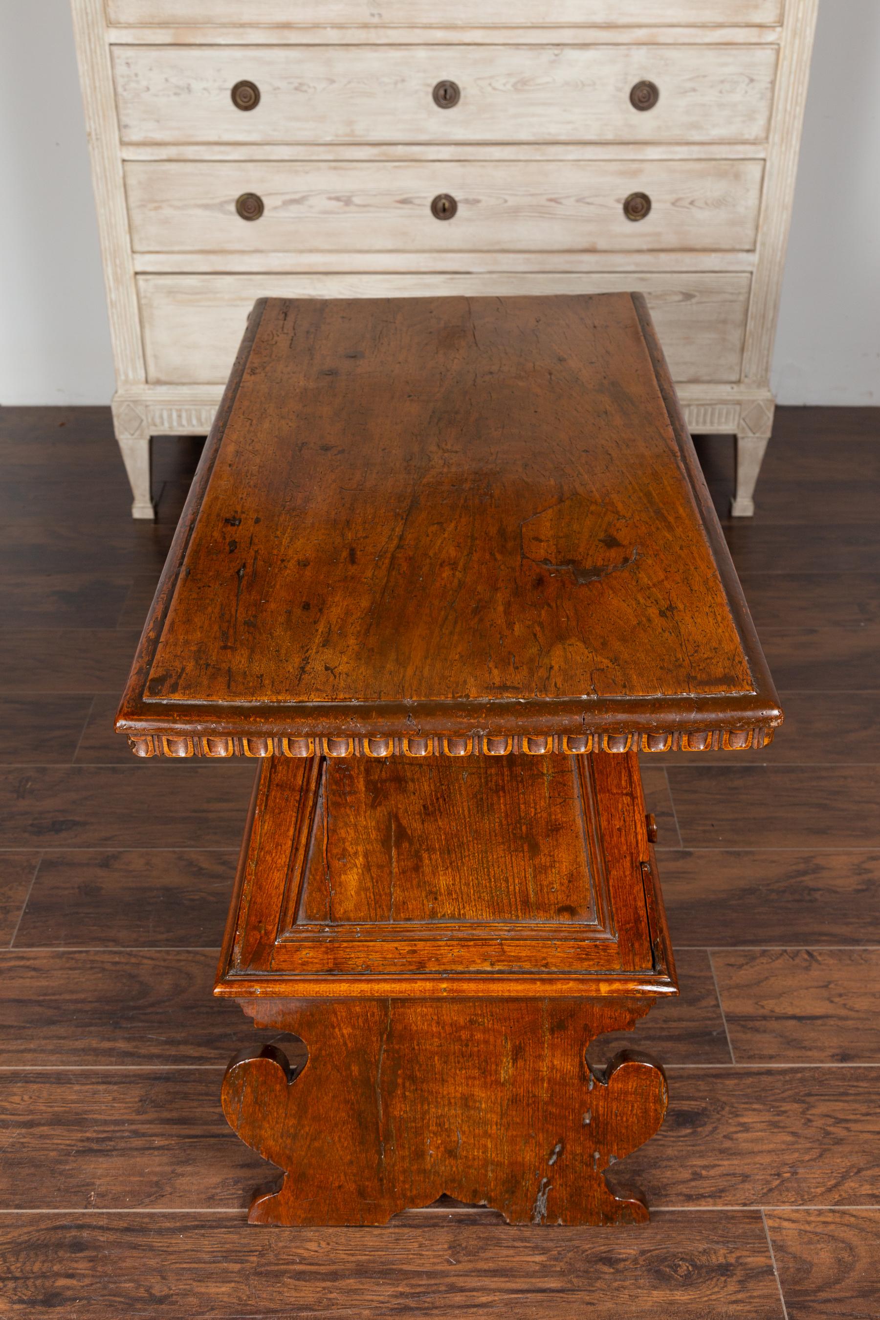 Italian 1800s Walnut Console Cabinet with Scoop Motifs, Doors and Single Drawer 5