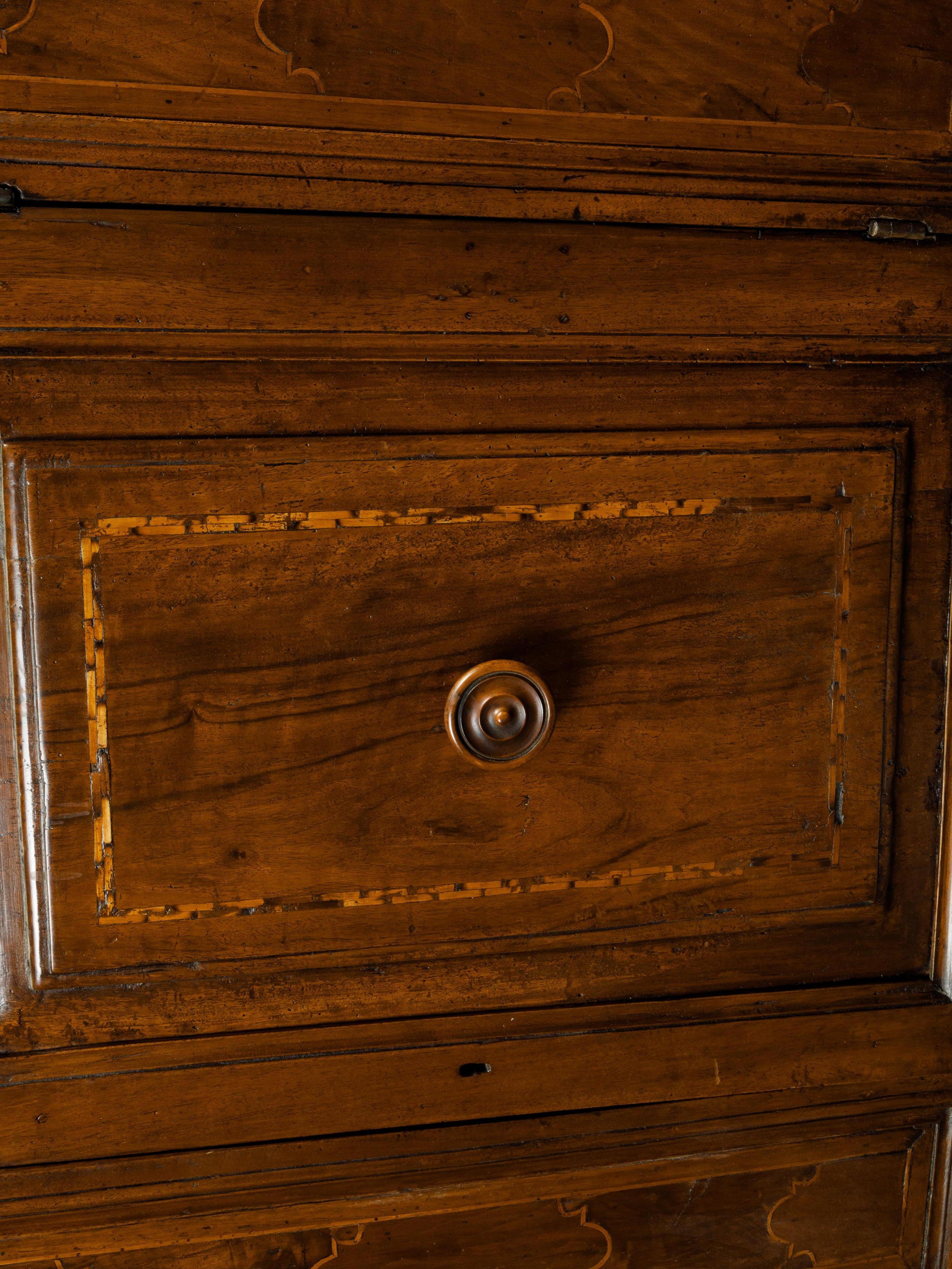 Italian 1800s Walnut Credenza with Drawers, Doors, Inlay and Foliage Carved Feet For Sale 2