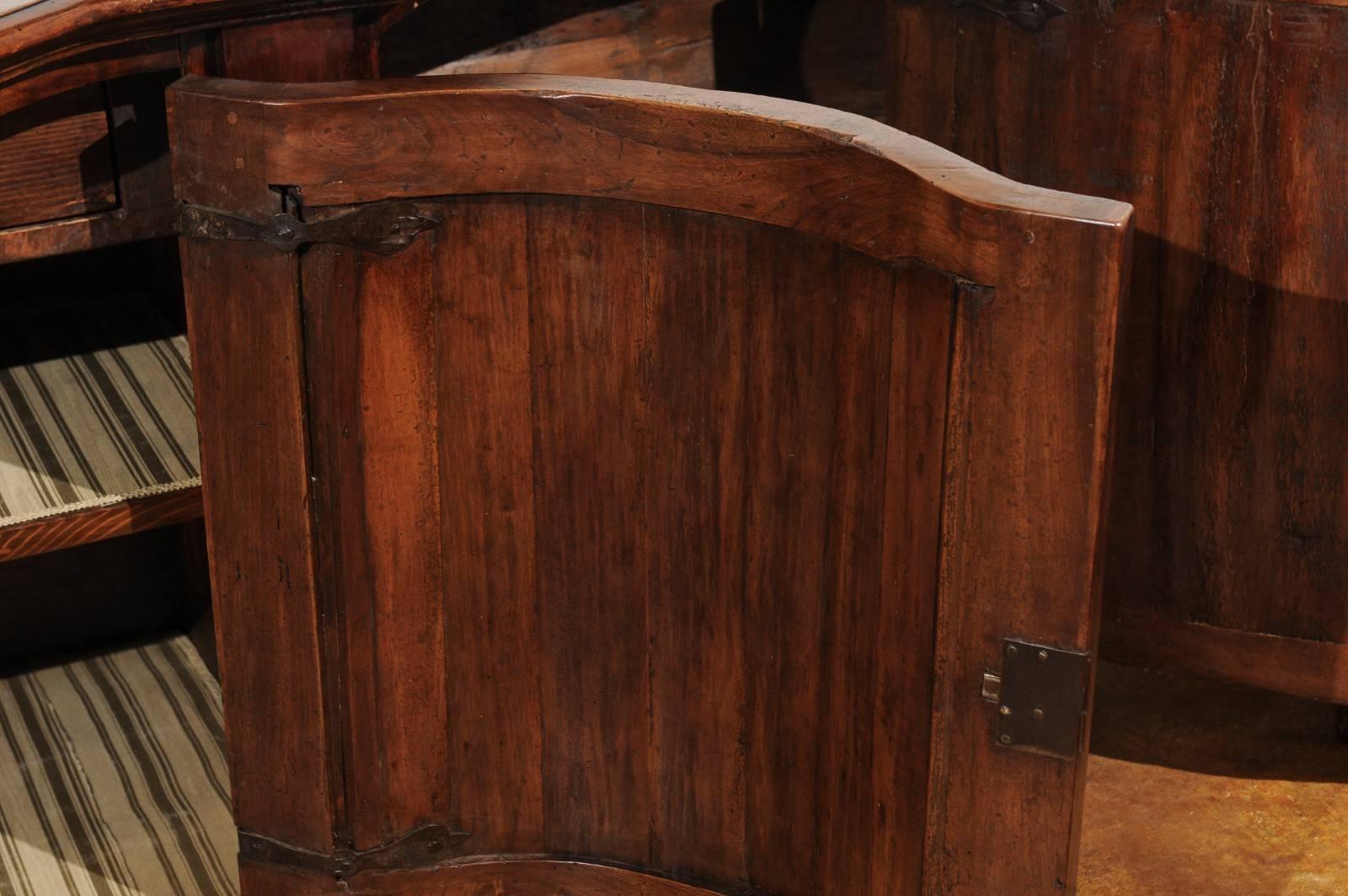 Italian 1800s Walnut Serpentine Three-Door Buffet with Drawer and Pilasters 2