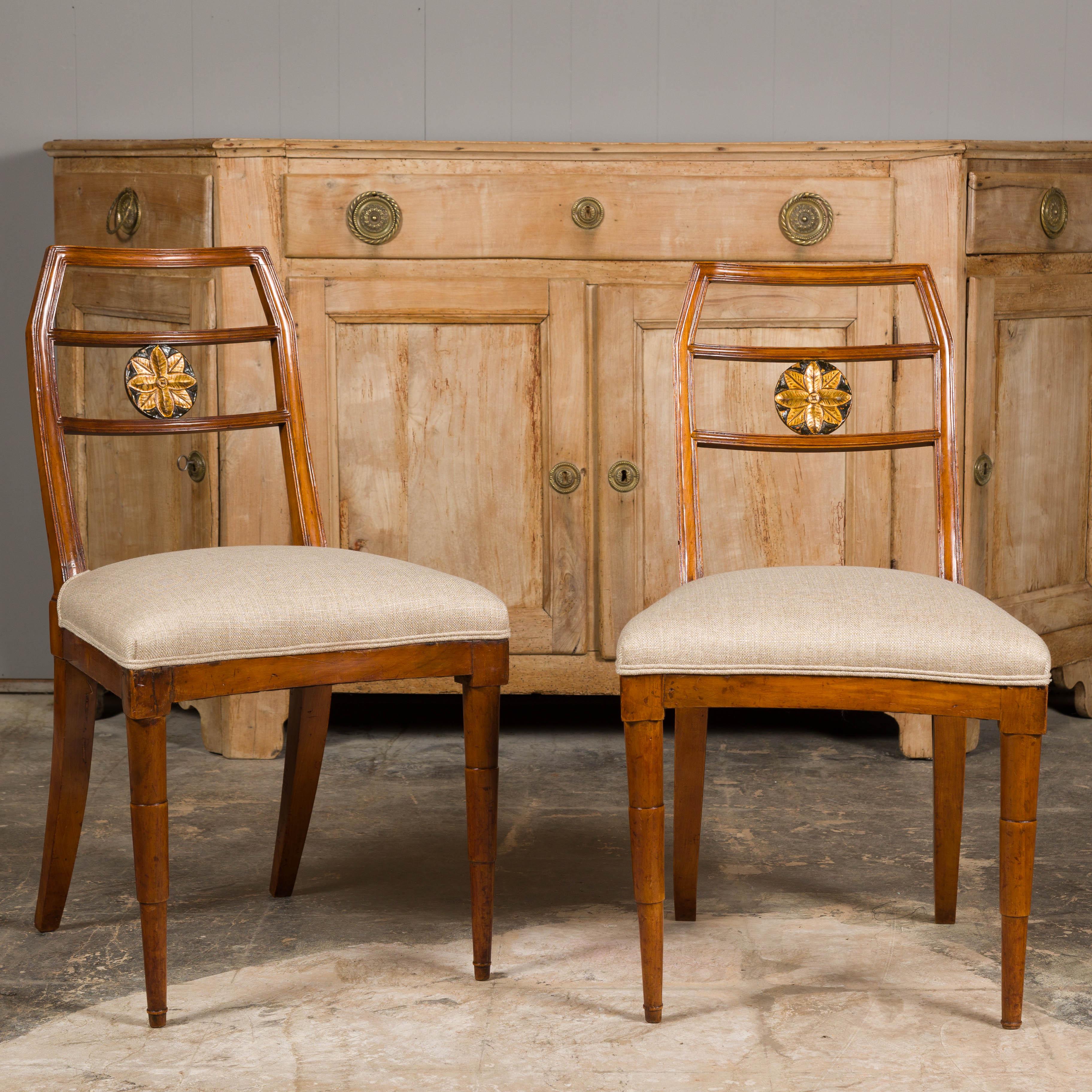 Italian 1800s Walnut Side Chairs with Carved and Gilt Floral Medallions, a Pair In Good Condition For Sale In Atlanta, GA