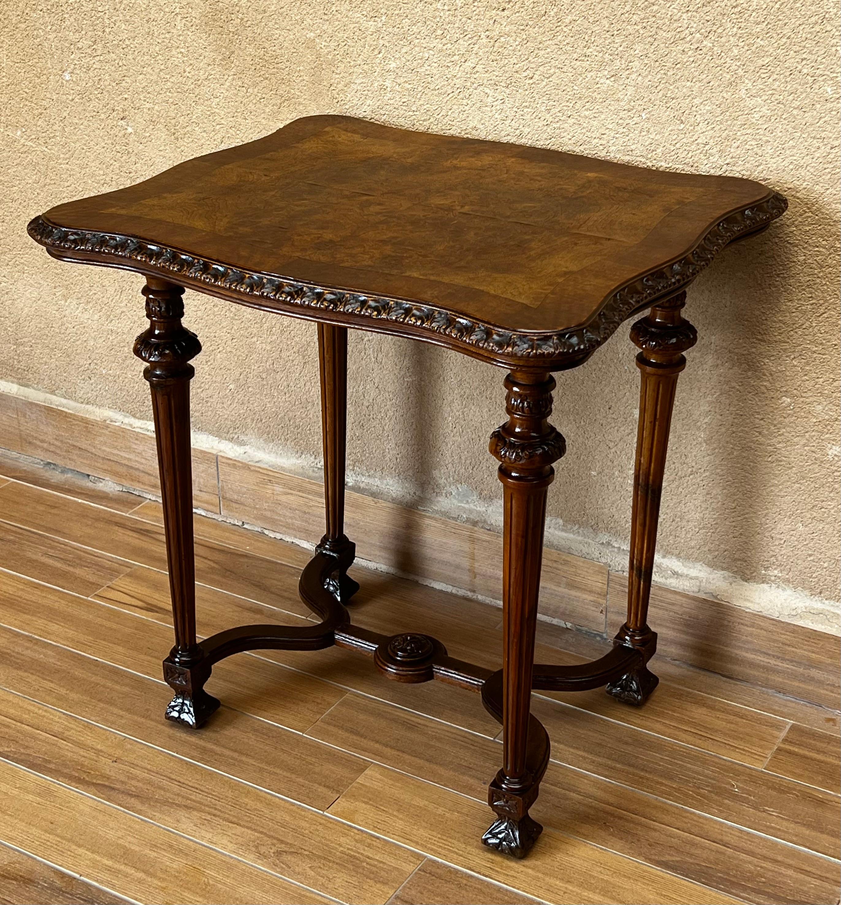Italian 1800s Walnut Side Table with Carved Apron and Cabriole Legs 5