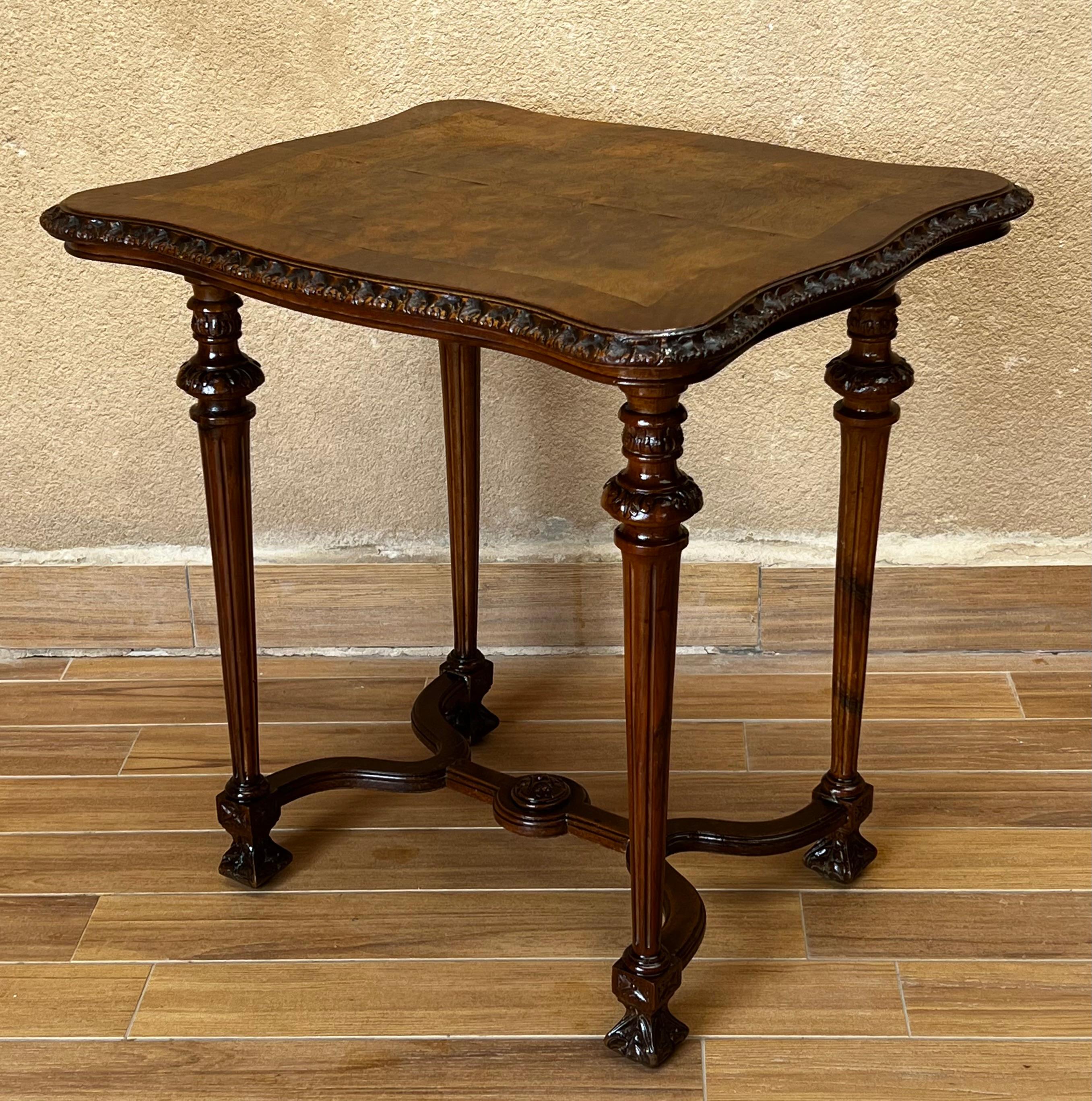 Italian 1800s Walnut Side Table with Carved Apron and Cabriole Legs 6