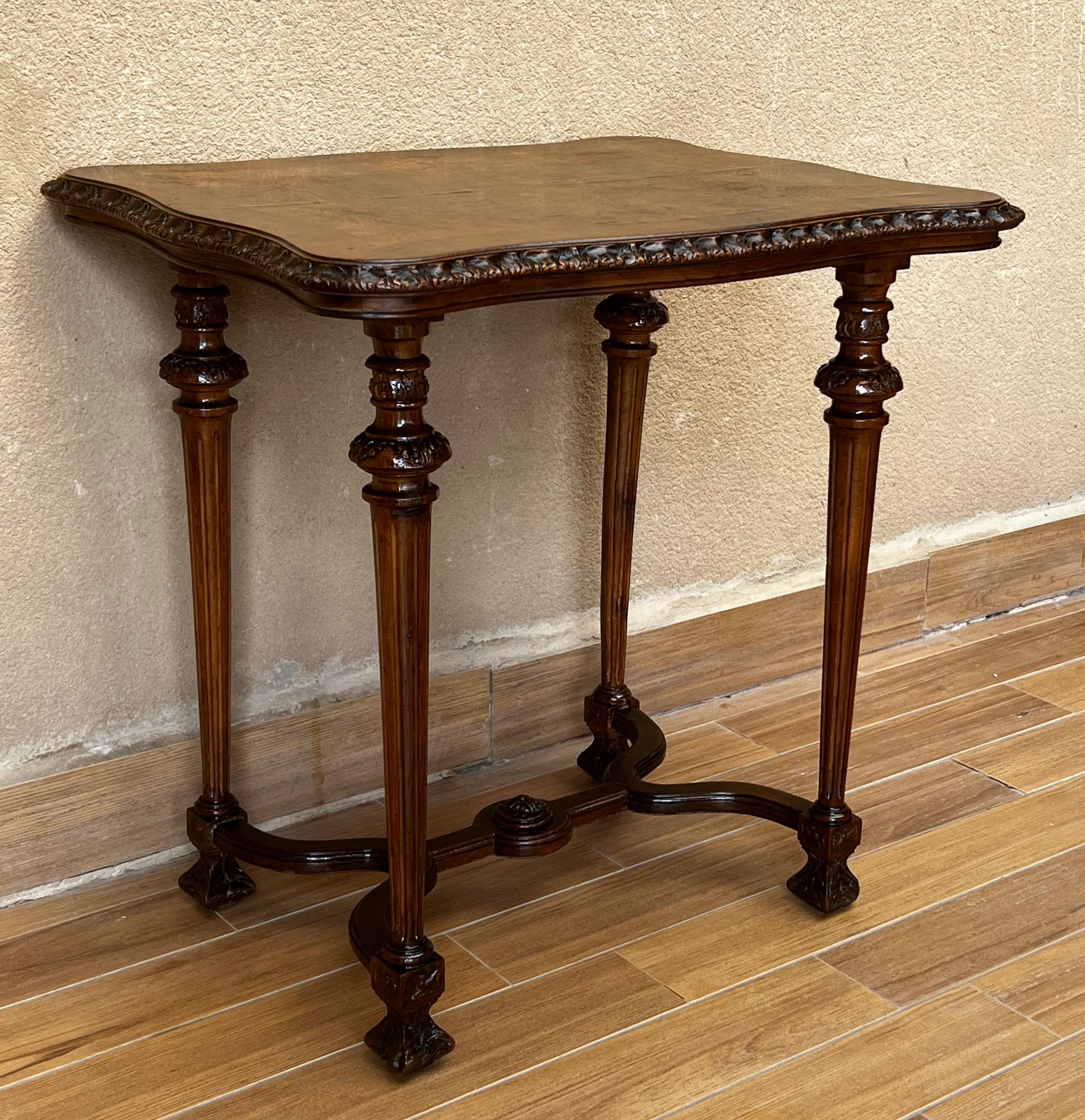 Spanish Colonial Italian 1800s Walnut Side Table with Carved Apron and Cabriole Legs