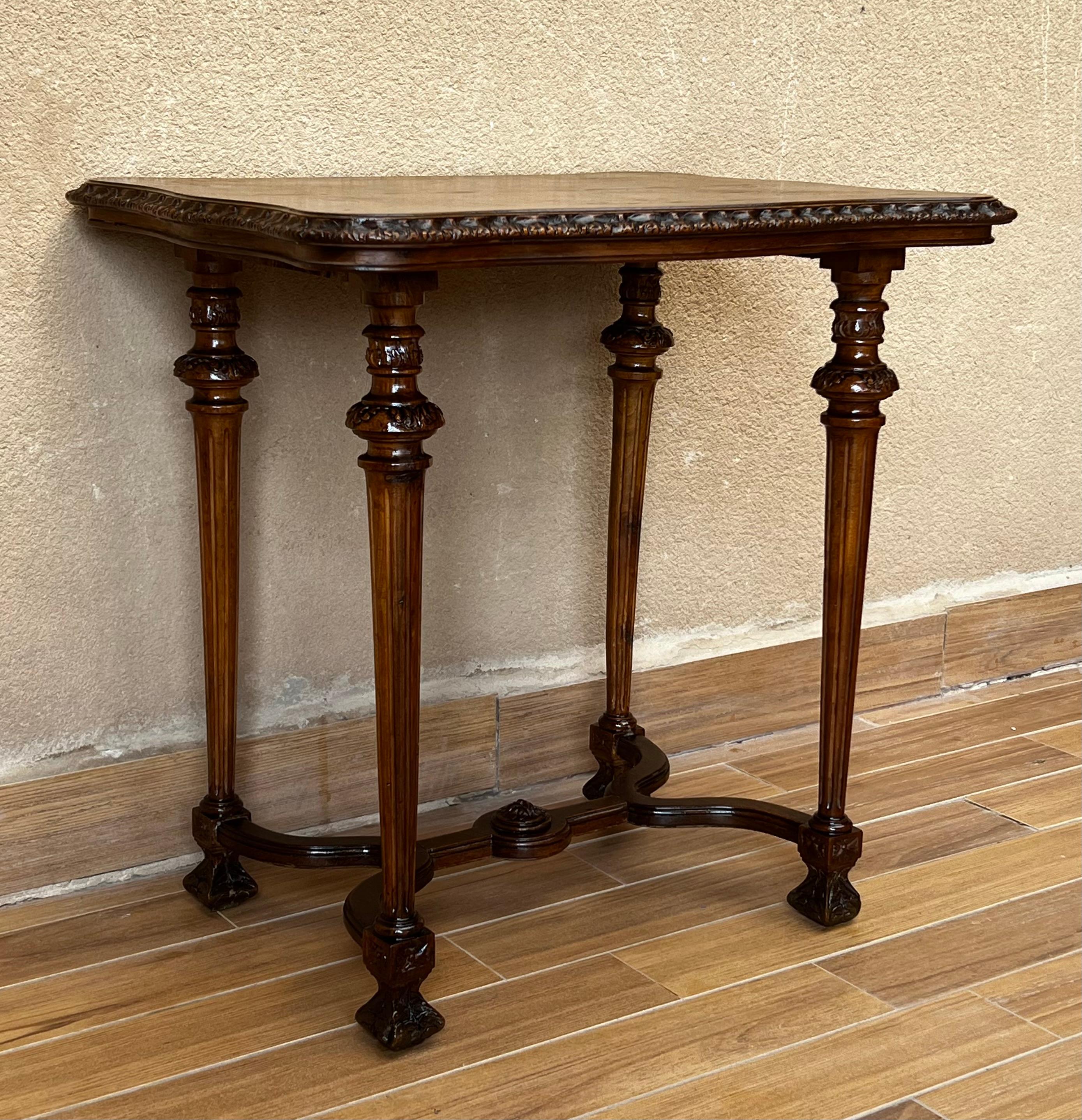Spanish Italian 1800s Walnut Side Table with Carved Apron and Cabriole Legs
