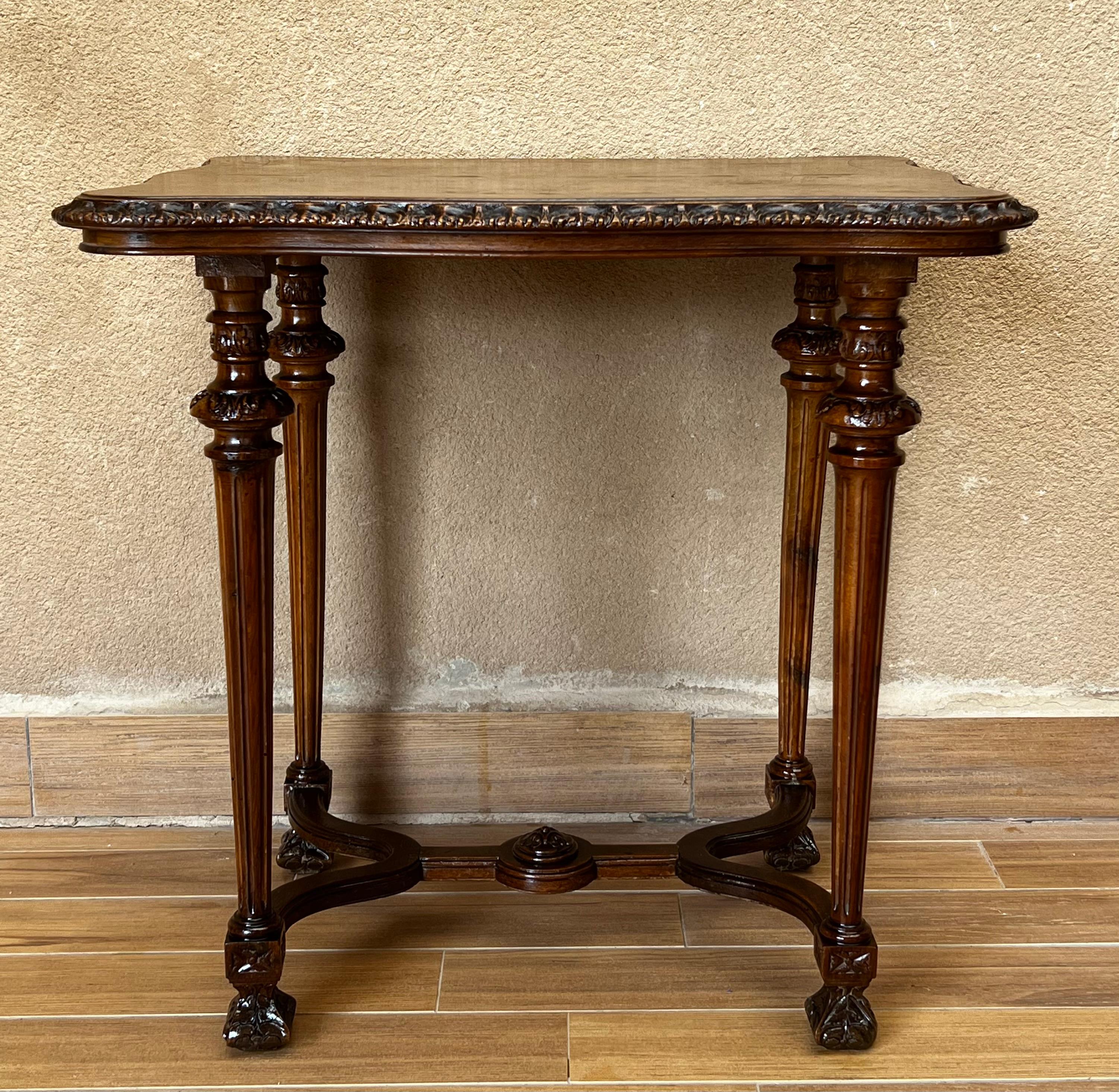 Italian 1800s Walnut Side Table with Carved Apron and Cabriole Legs 1