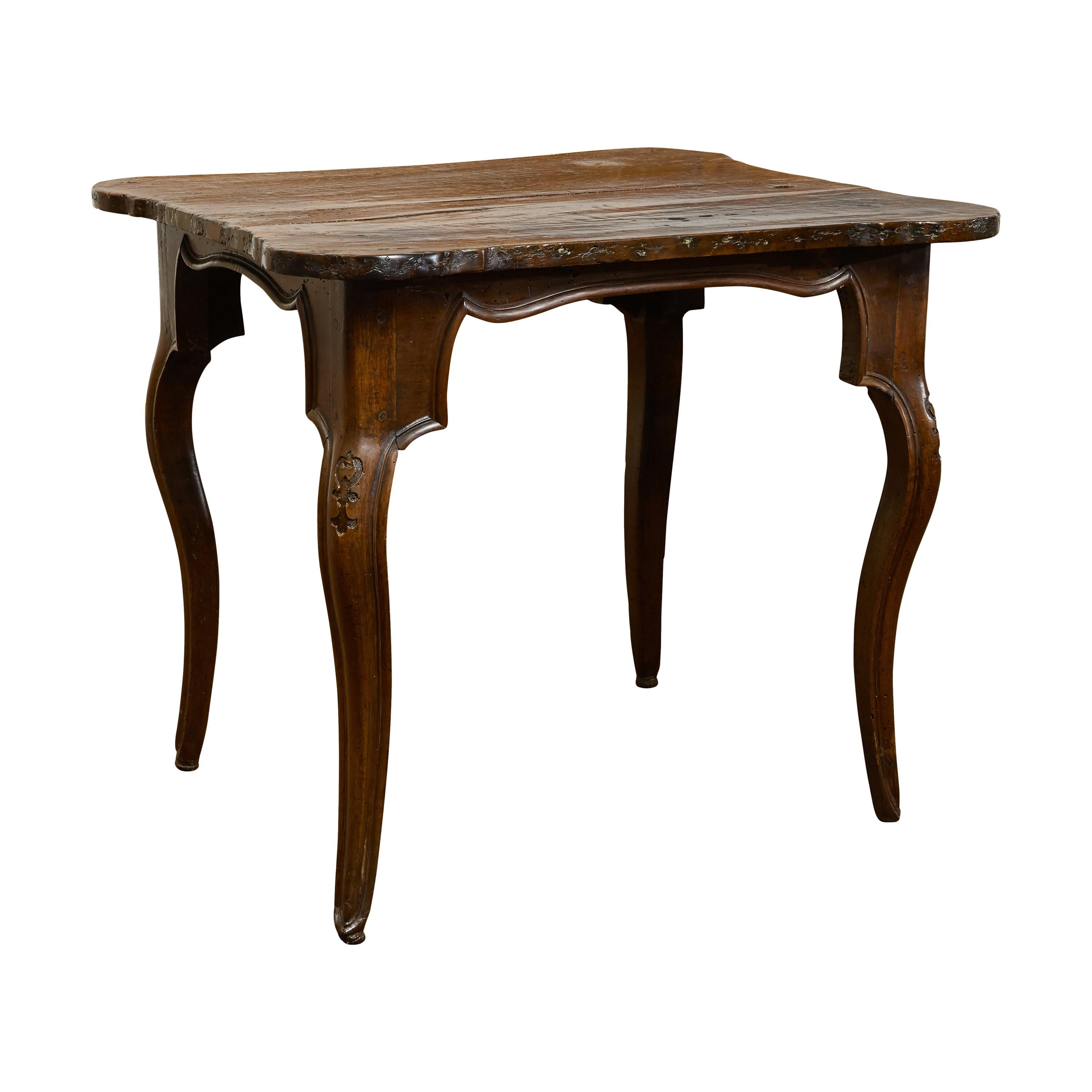 Italian 1800s Walnut Side Table with Carved Apron and Cabriole Legs For Sale