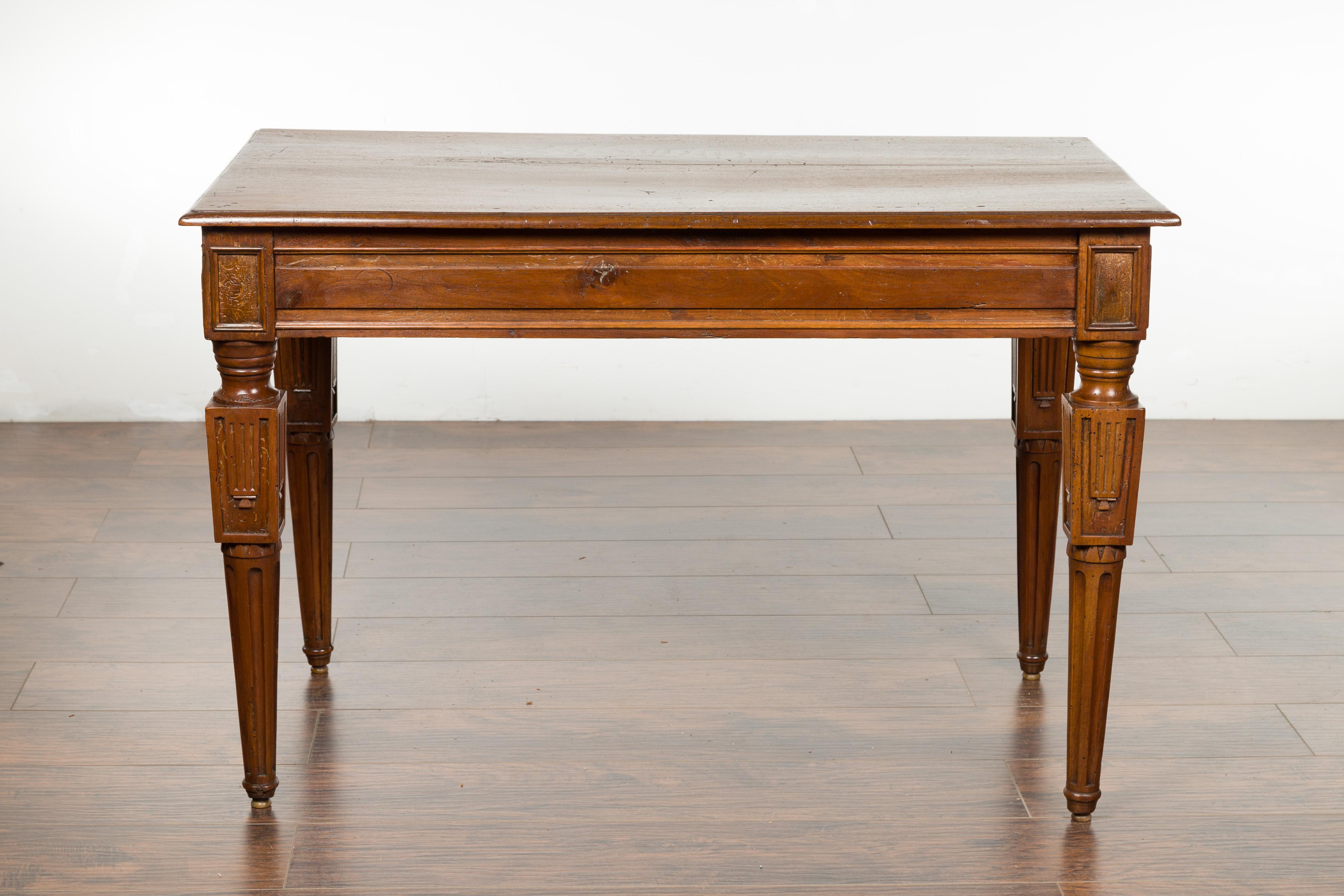 Italian 1800s Walnut Side Table with Carved Fluted Legs and Single Drawer For Sale 9