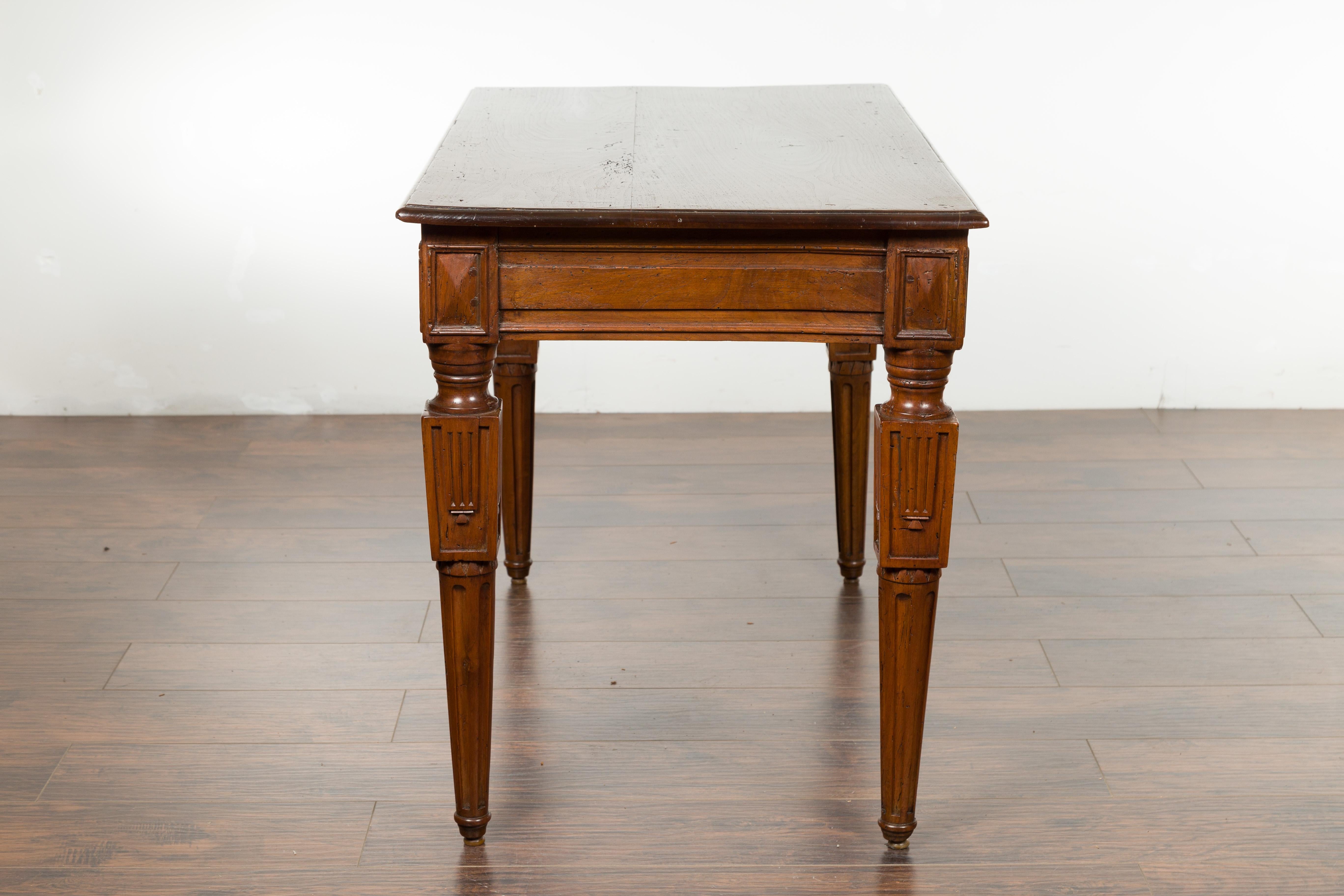 Italian 1800s Walnut Side Table with Carved Fluted Legs and Single Drawer For Sale 10