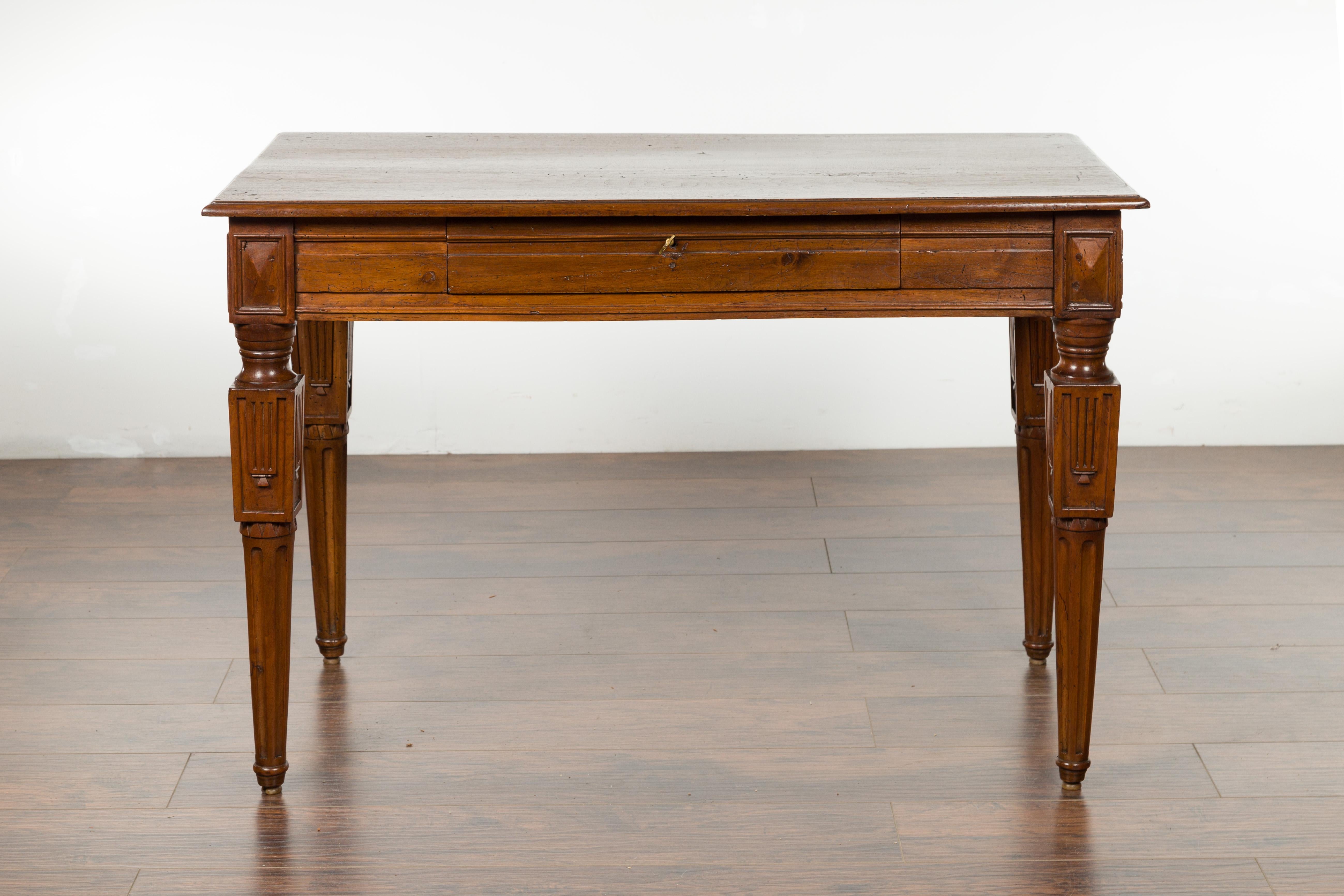 19th Century Italian 1800s Walnut Side Table with Carved Fluted Legs and Single Drawer For Sale