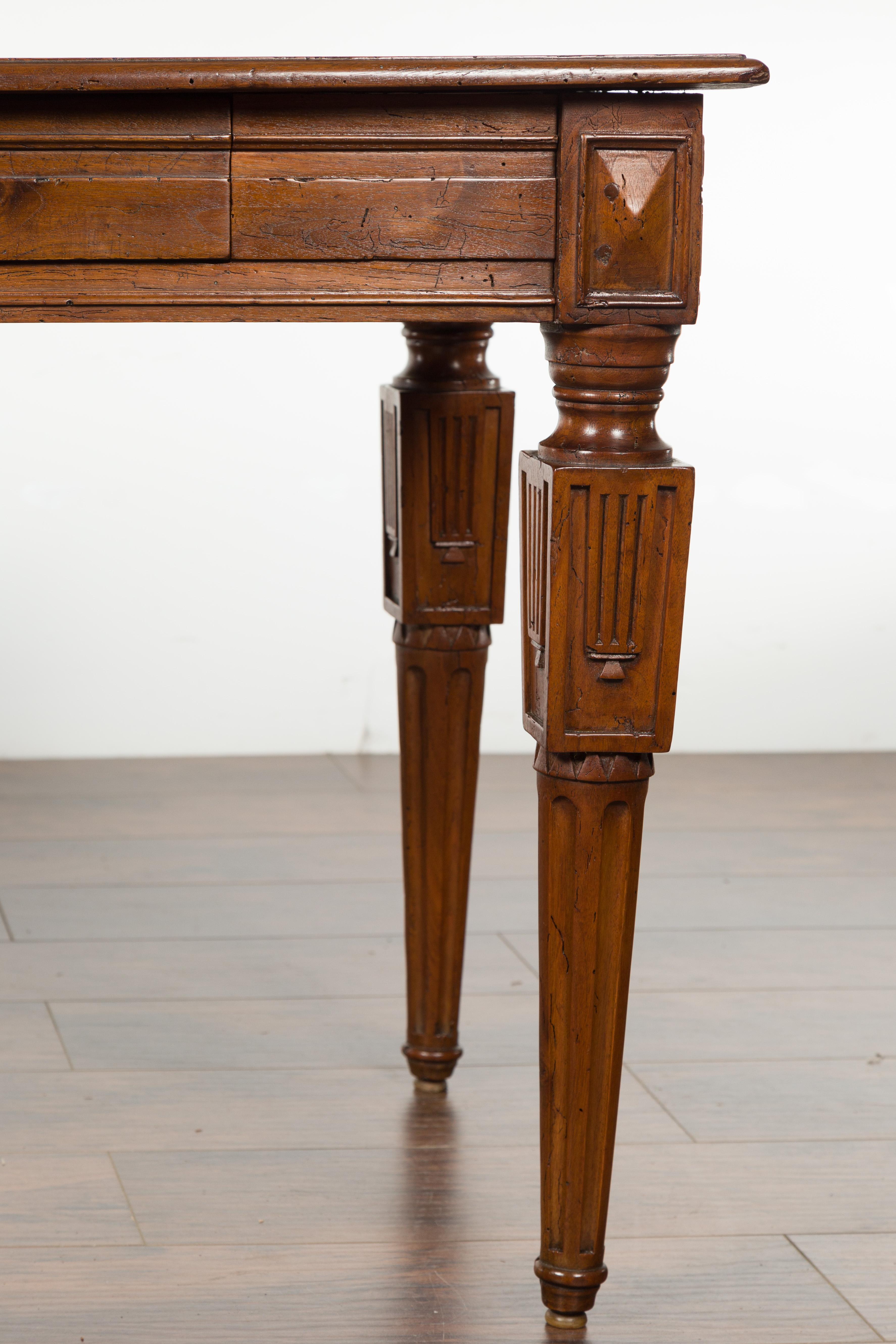 Italian 1800s Walnut Side Table with Carved Fluted Legs and Single Drawer For Sale 5