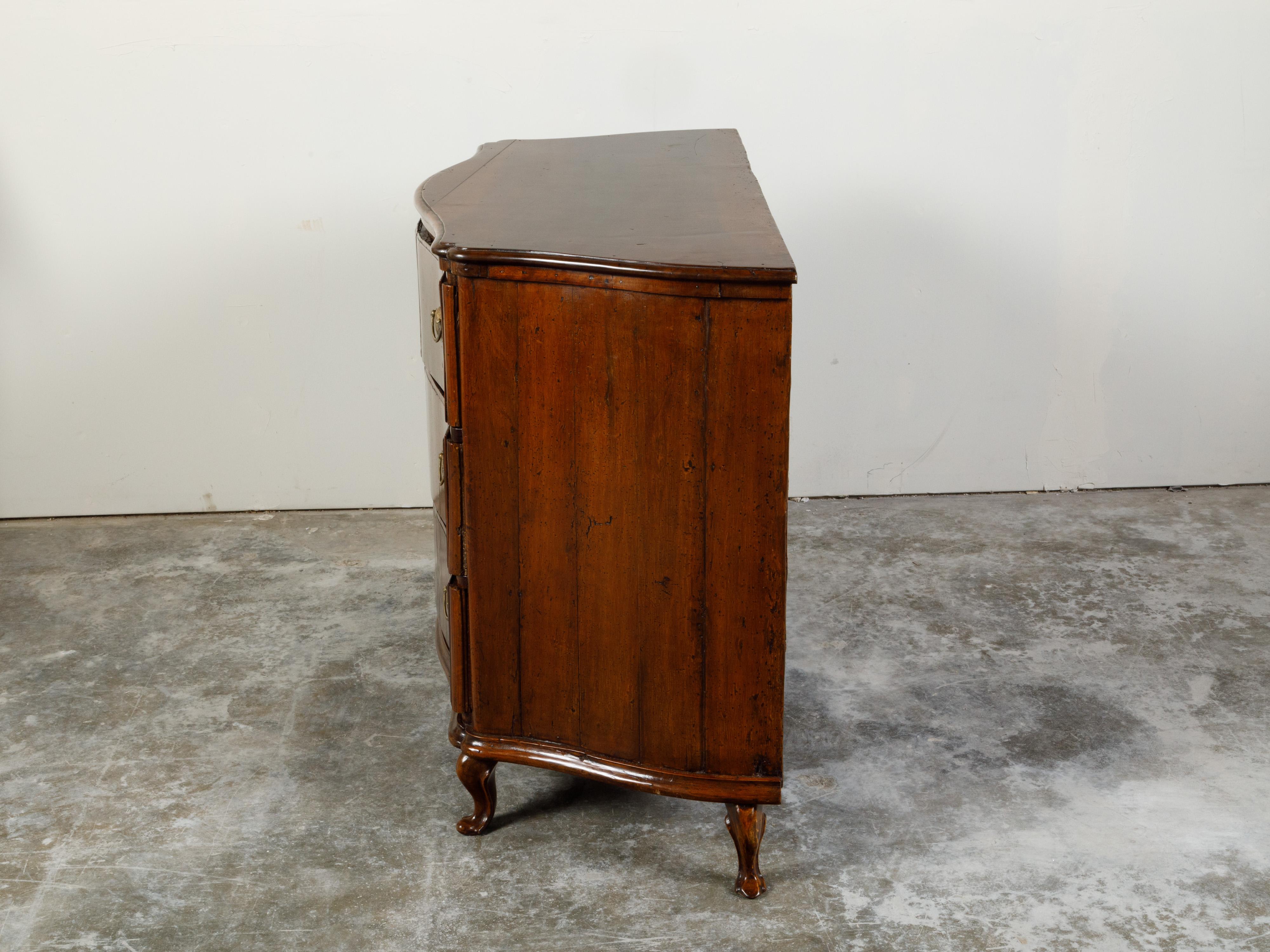 Italian 1800s Walnut Three-Drawer Serpentine Front Commode with Bronze Hardware For Sale 4