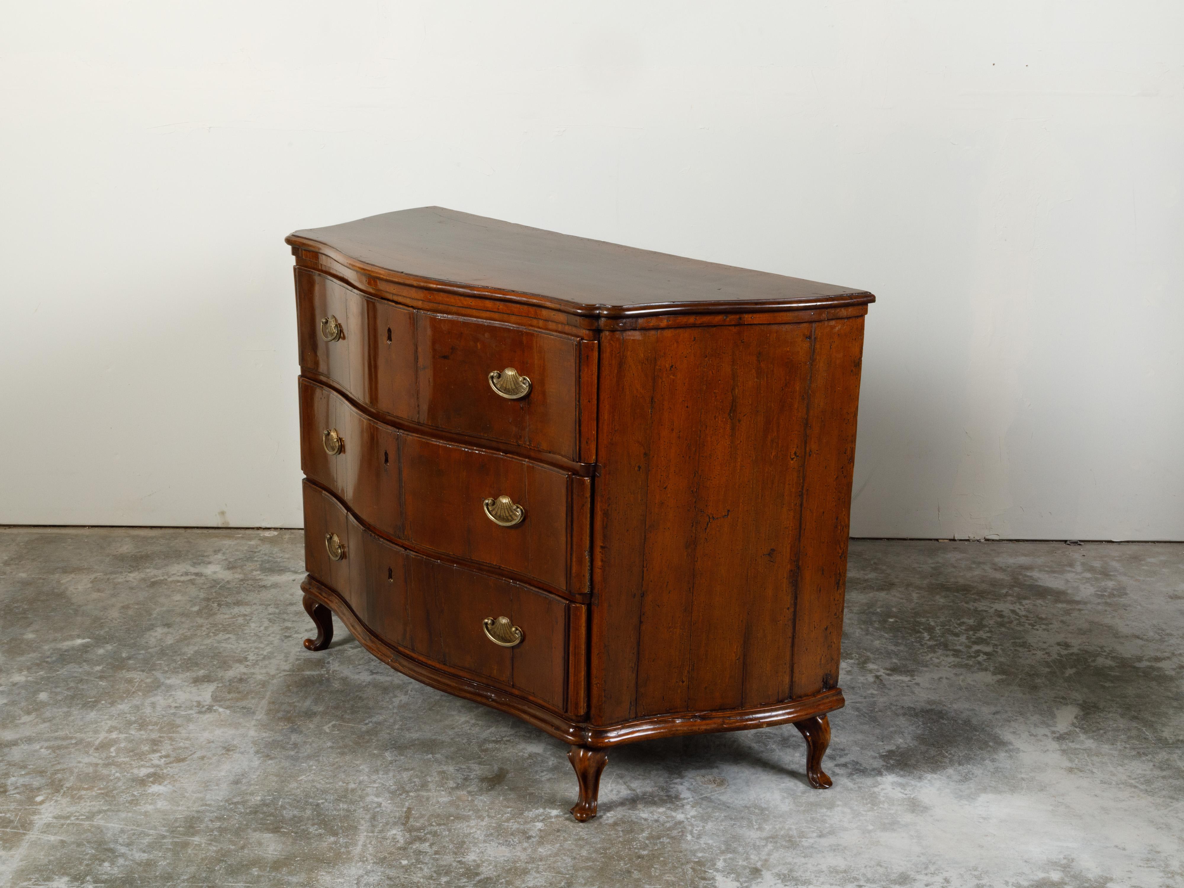 Italian 1800s Walnut Three-Drawer Serpentine Front Commode with Bronze Hardware For Sale 5