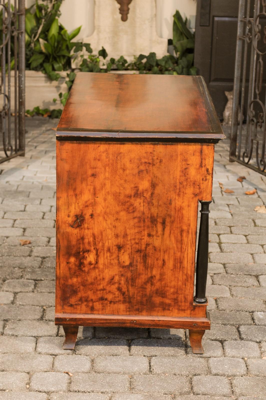 Italian 1820s Empire Period Walnut Three-Drawer Commode with Ebonized Columns 4