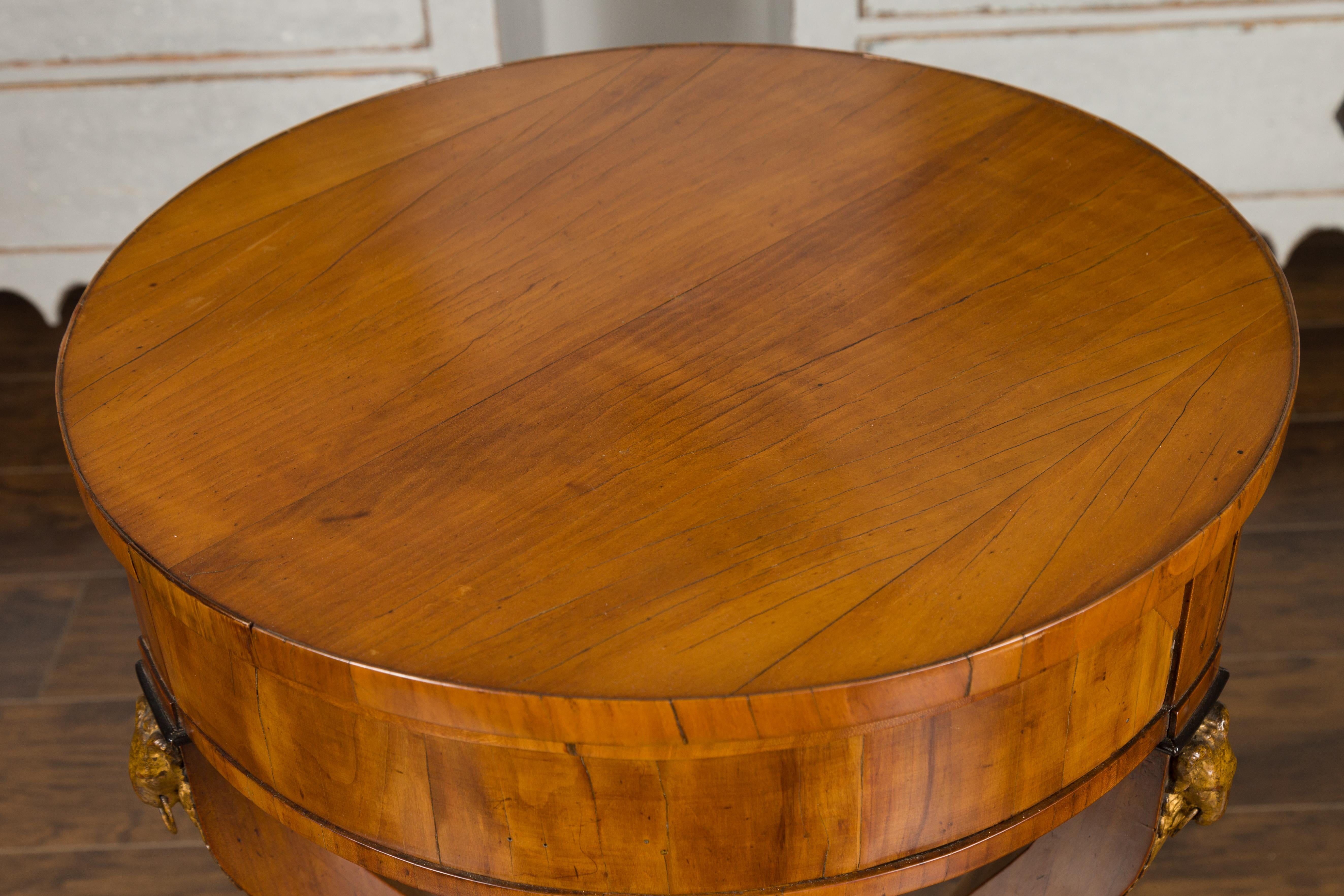 Italian 1820s Empire Walnut Guéridon Table with Three Drawers and Rams' Heads In Good Condition In Atlanta, GA