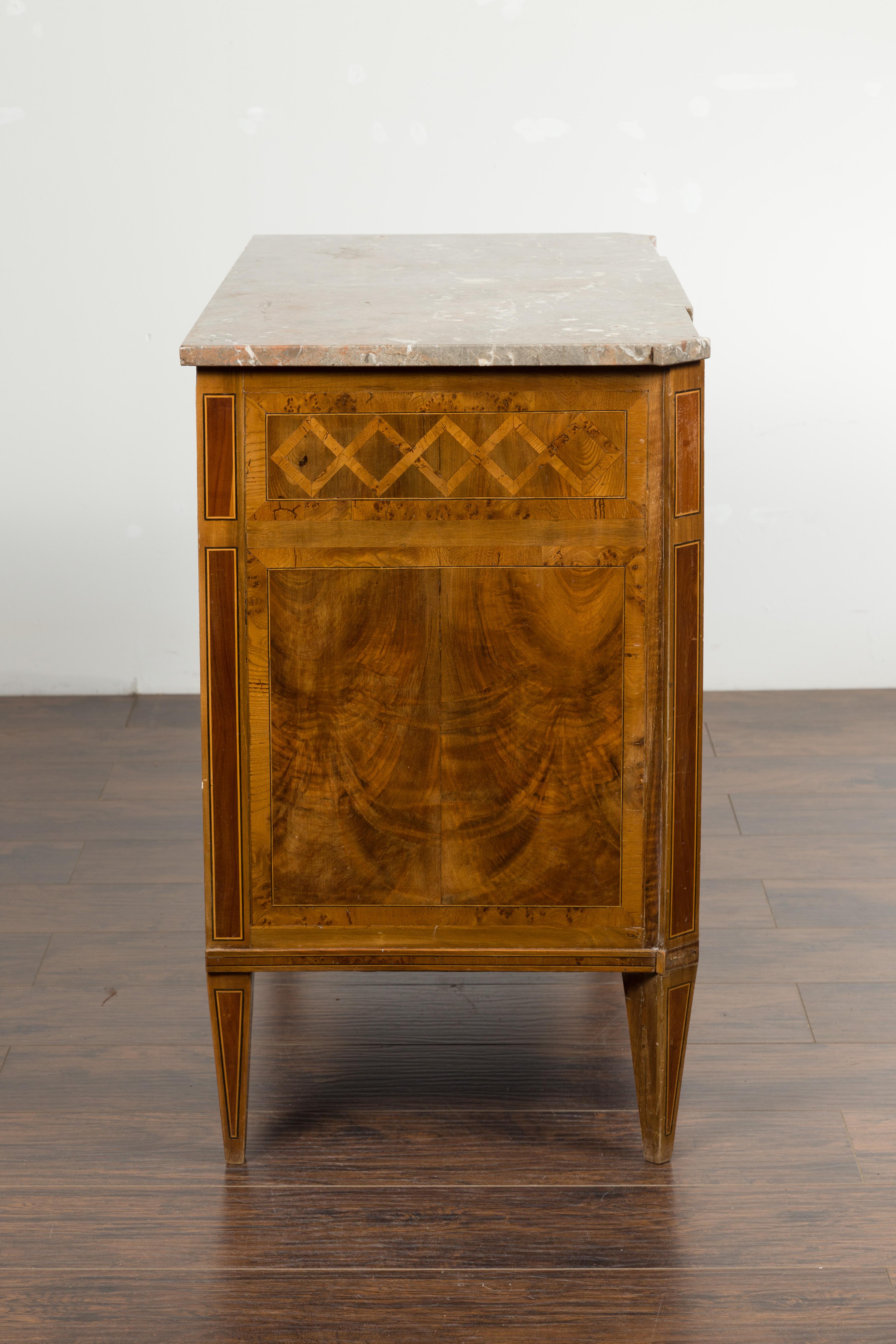 19th Century Italian 1820s Neoclassical Walnut Commode with Marble Top and Marquetry Decor