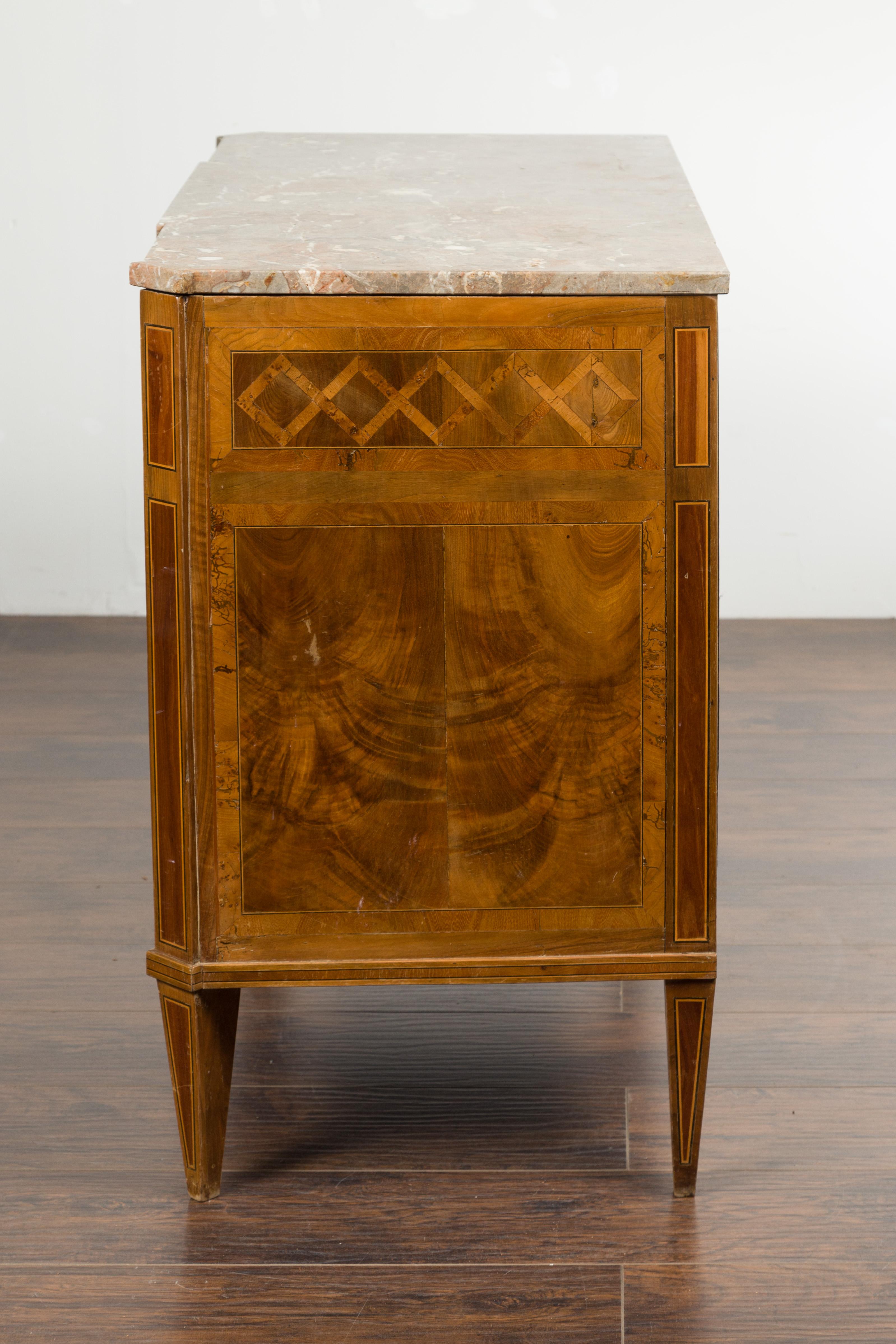 Italian 1820s Neoclassical Walnut Commode with Marble Top and Marquetry Decor 3