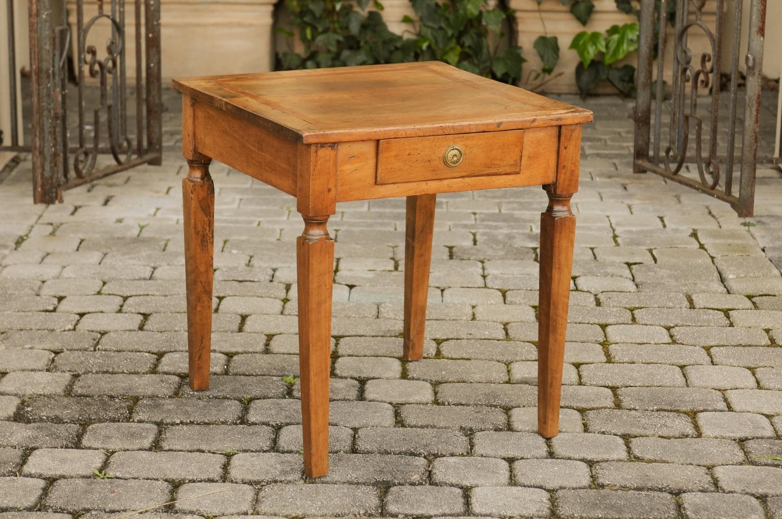 Inlay Italian 1820s Neoclassical Walnut Side Table with Large Banding and Tapered Legs For Sale