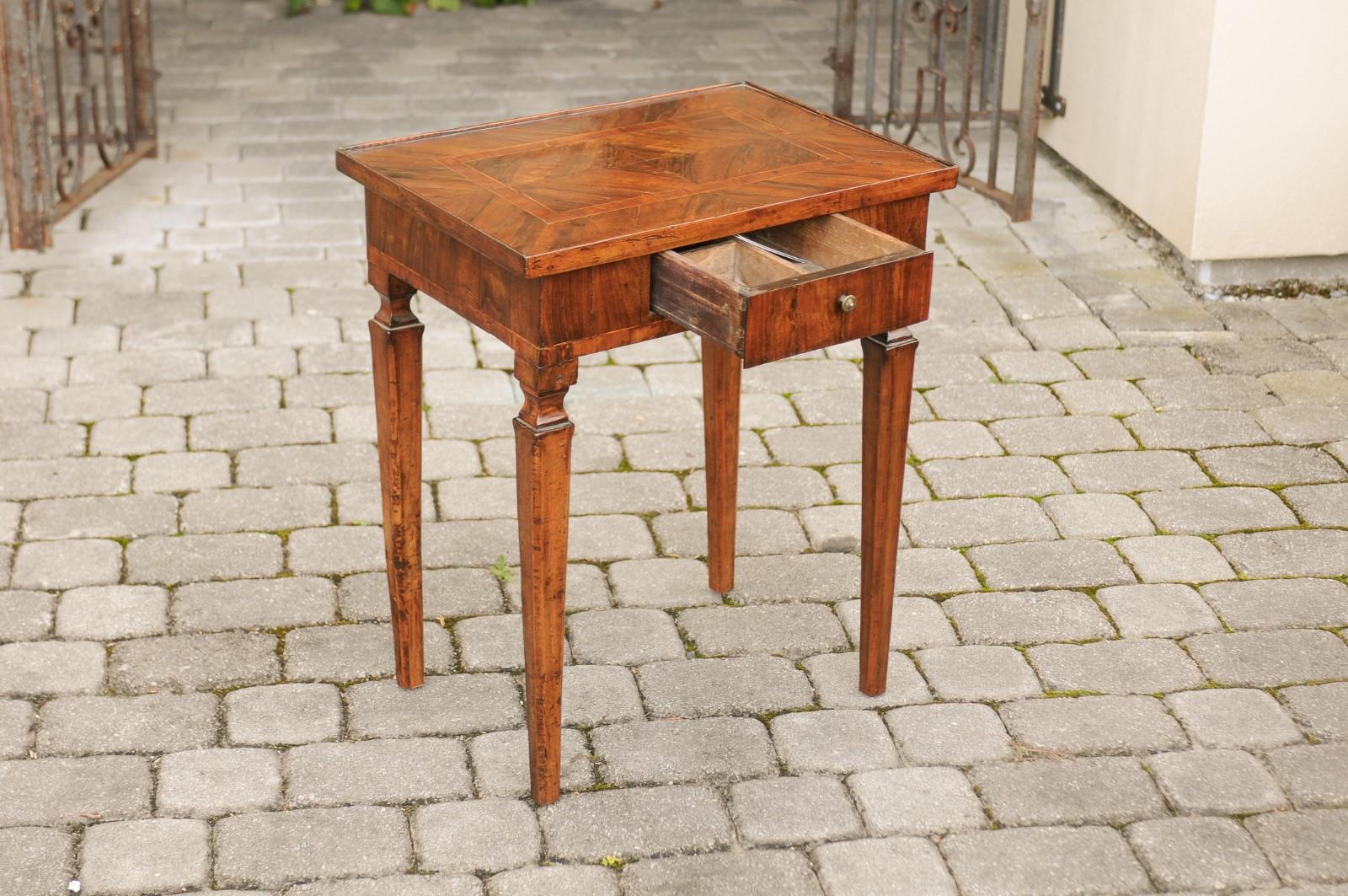 Italian 1820s Neoclassical Walnut Veneered Side Table with Tapered Legs 8