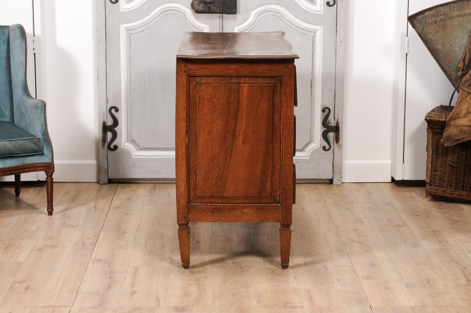 Brass Italian 1820s Serpentine Front Walnut Commode with Three Drawers For Sale