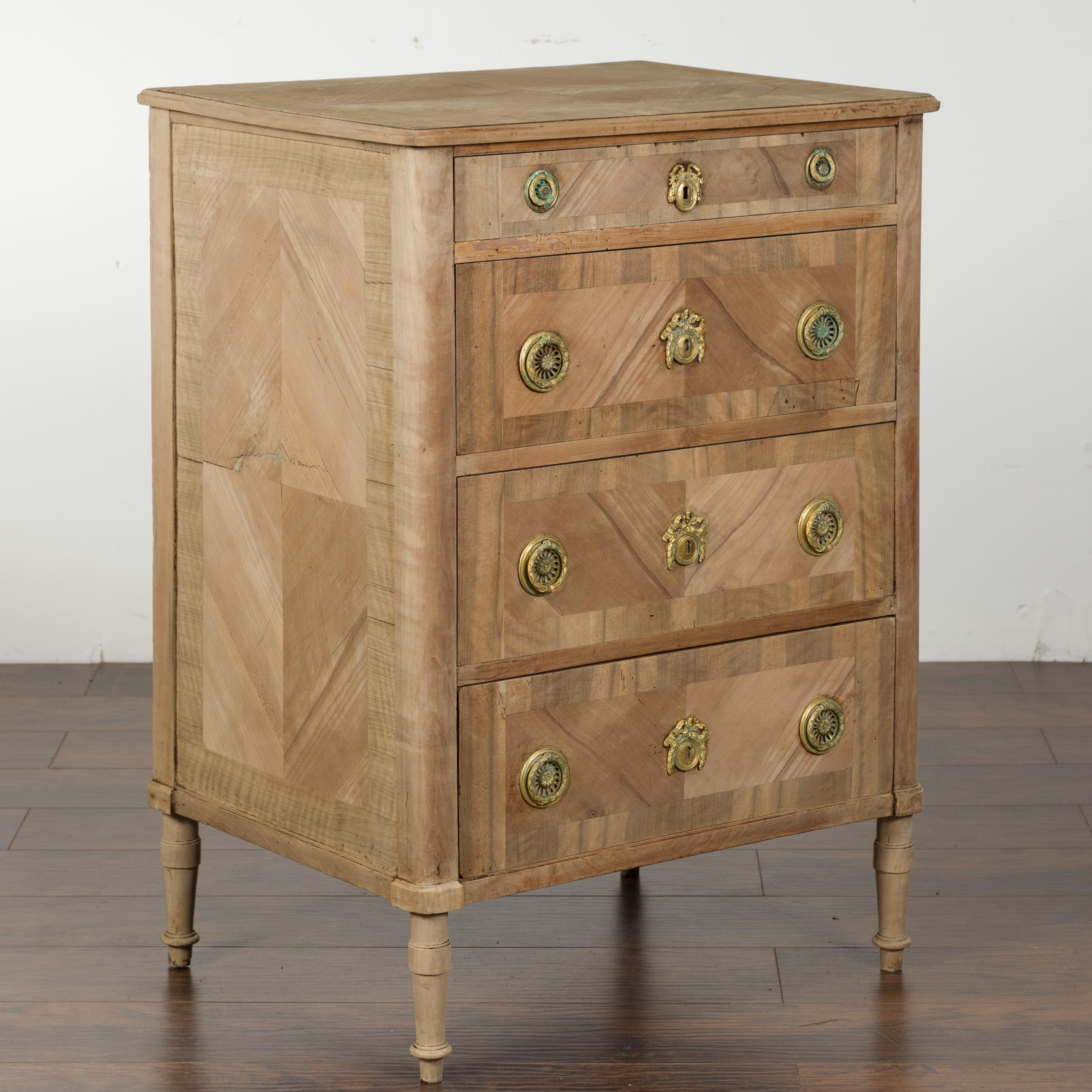 Italian 1820s Tall Bleached Walnut Four-Drawer Commode with Butterfly Veneer 6