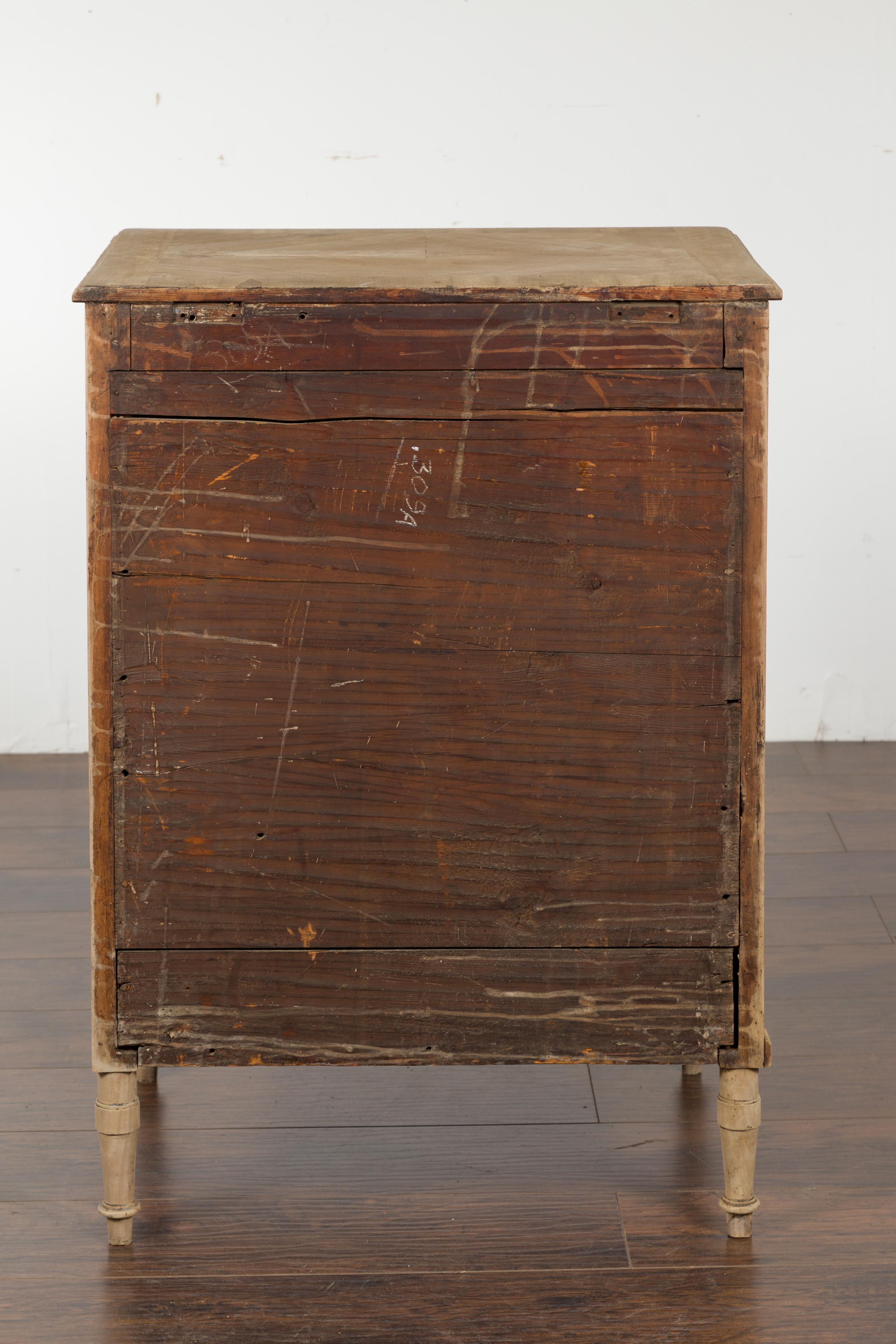 Italian 1820s Tall Bleached Walnut Four-Drawer Commode with Butterfly Veneer 13