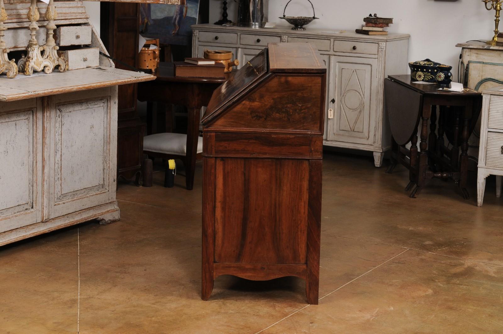 Italian 1820s Walnut and Maple Slant Front Desk with Floral Marquetry 8