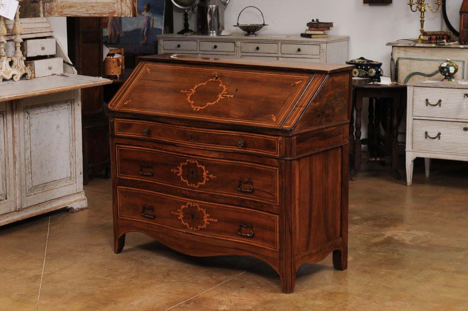 Italian 1820s Walnut and Maple Slant Front Desk with Floral Marquetry 9