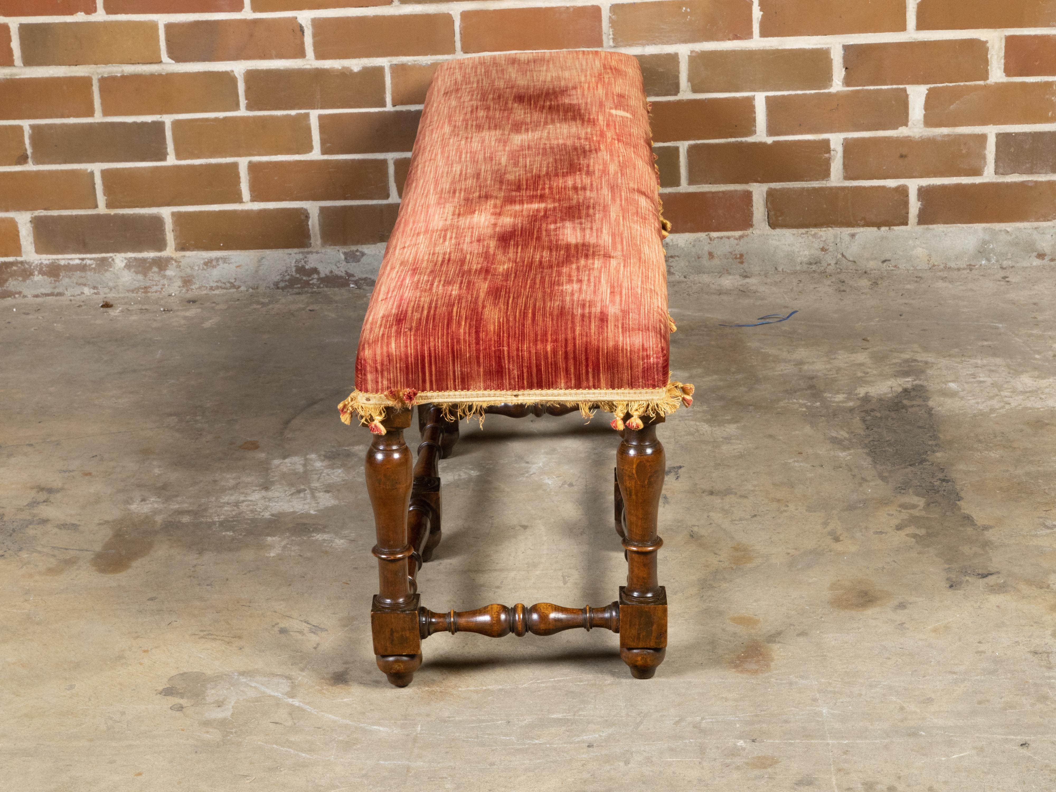 Italian 1820s Walnut Bench with Red Fabric, Turned Legs and Stretchers For Sale 1
