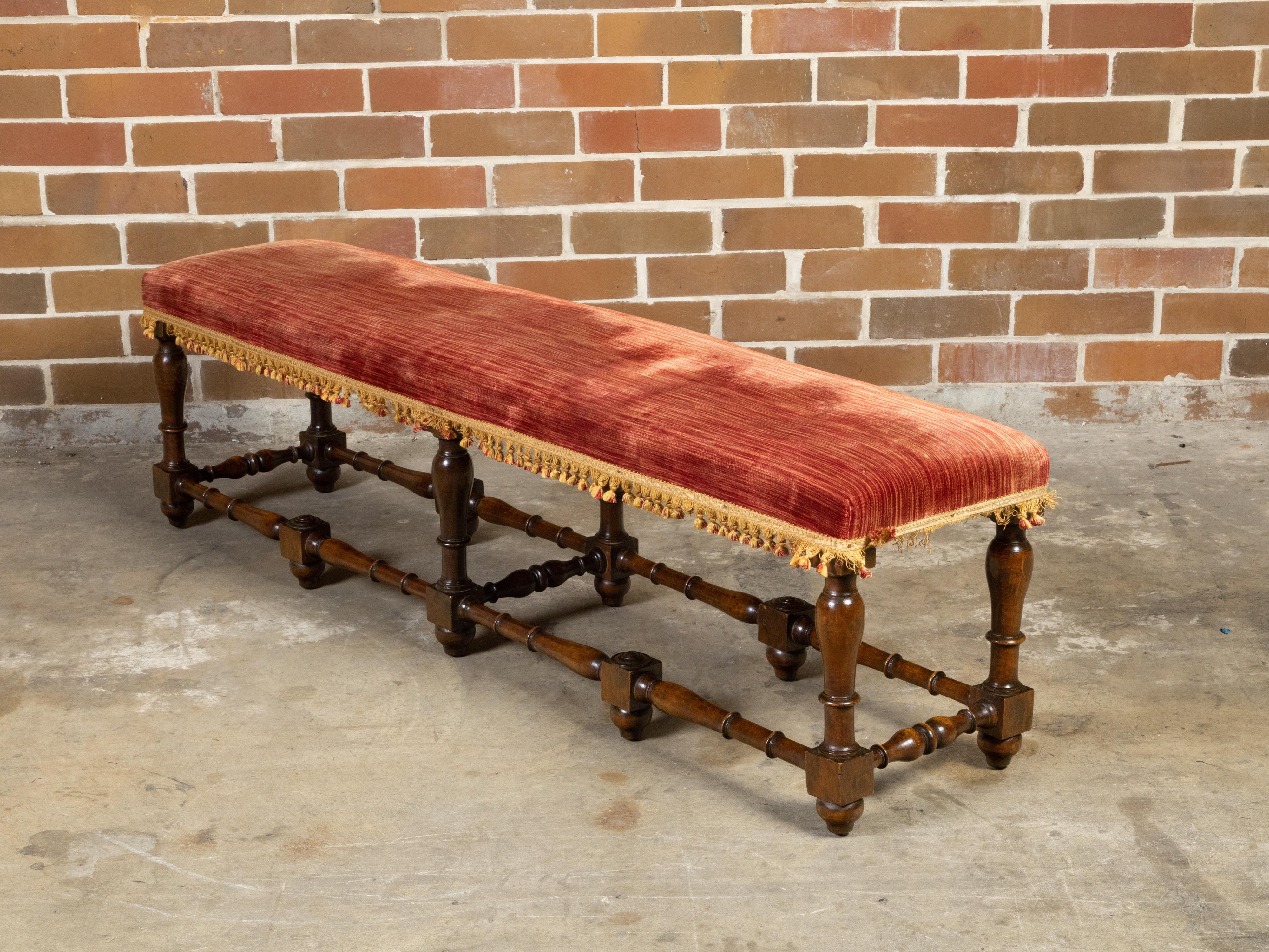 Italian 1820s Walnut Bench with Red Fabric, Turned Legs and Stretchers For Sale 2