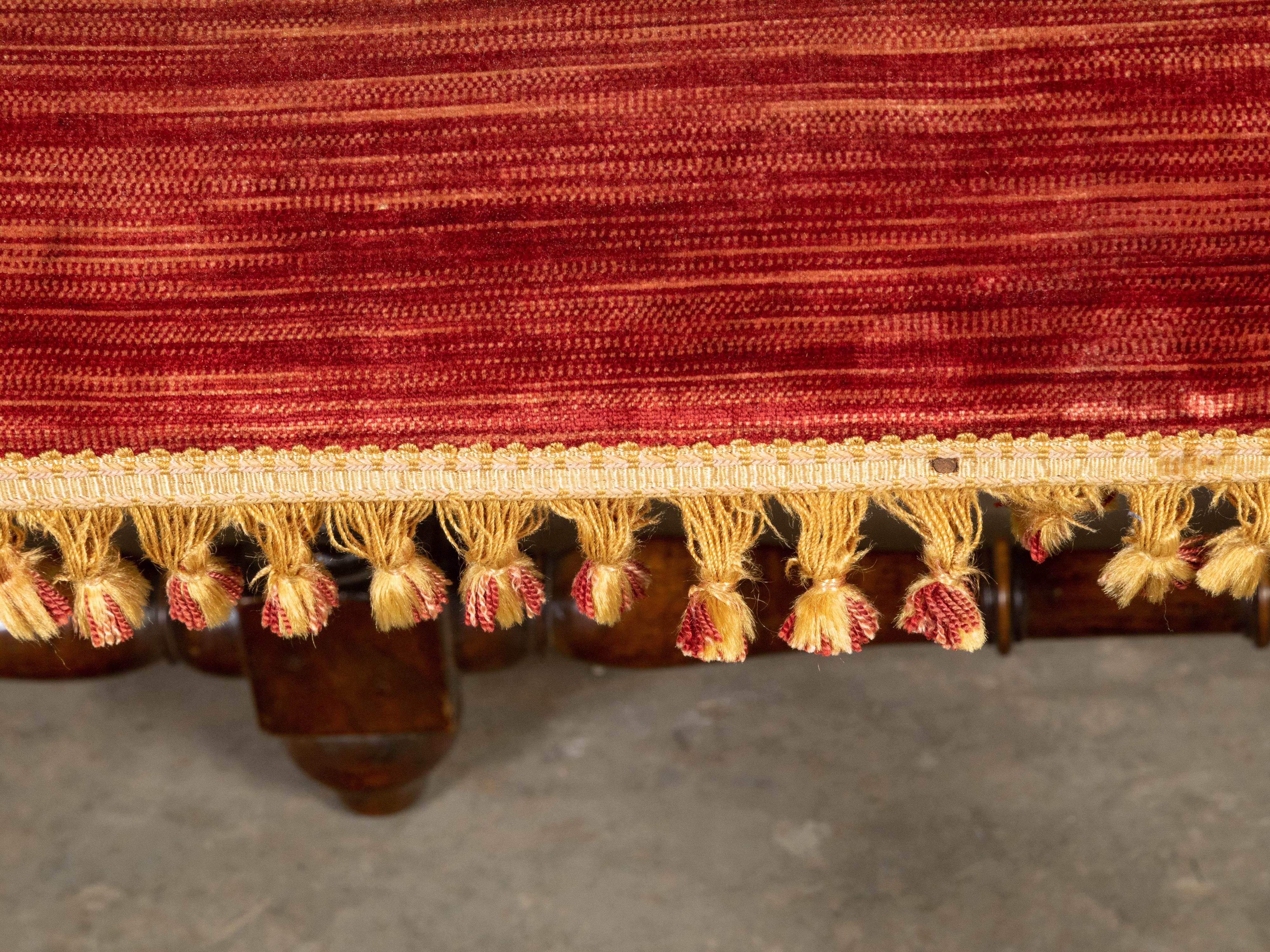 Italian 1820s Walnut Bench with Red Fabric, Turned Legs and Stretchers For Sale 4