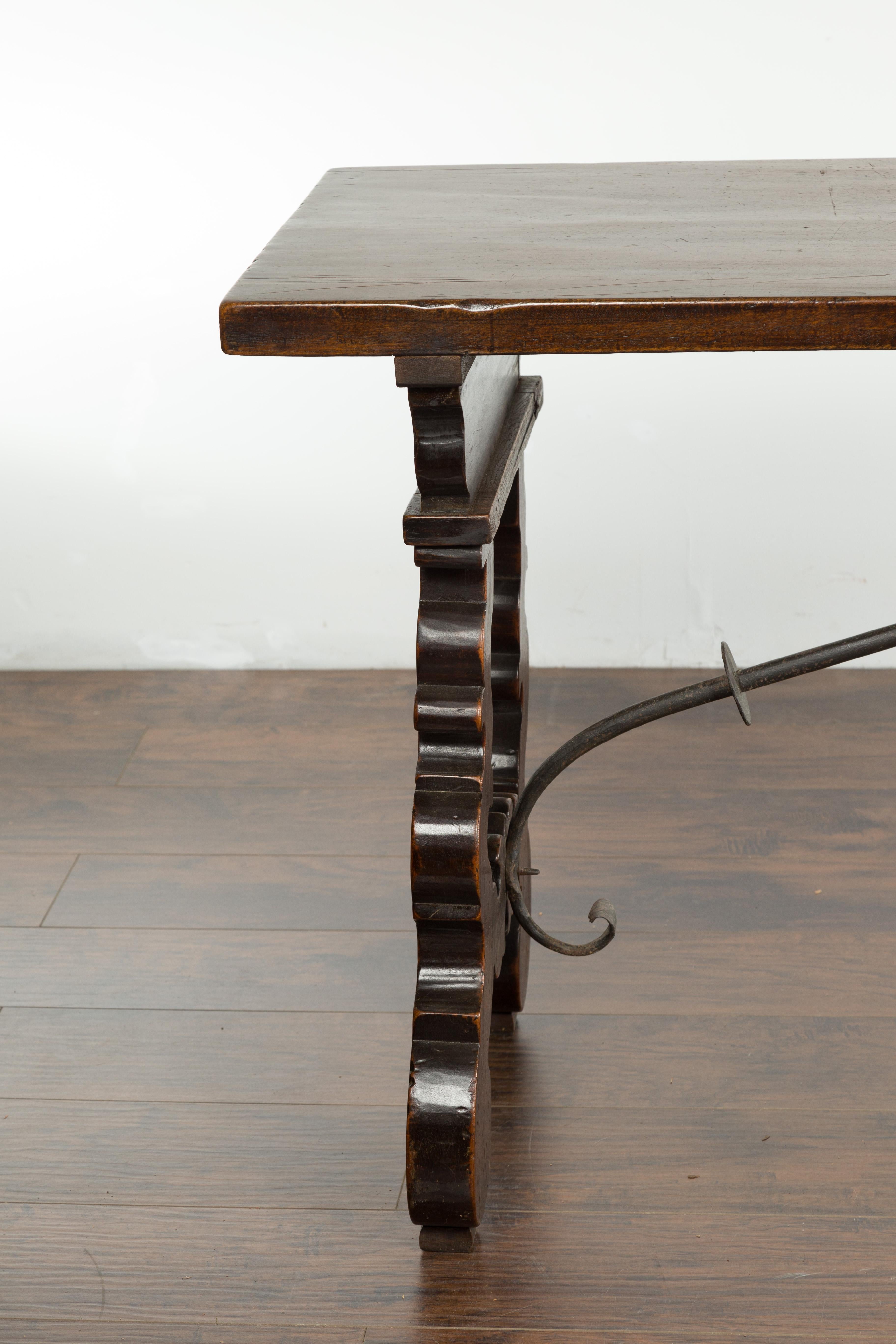 Italian 1820s Walnut Fratino Table with Iron Stretcher and Extension Leaves 1