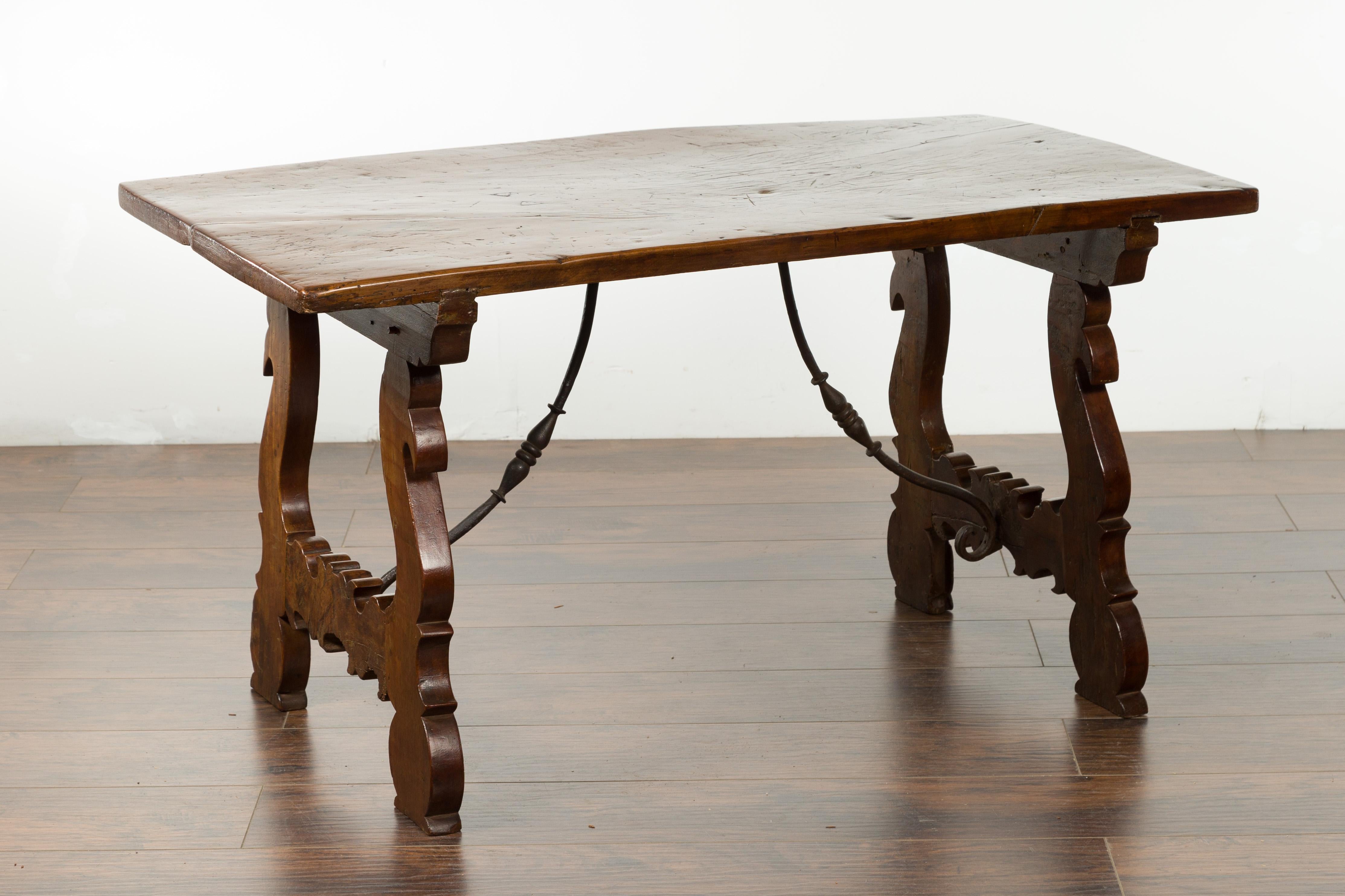 19th Century Italian 1820s Walnut Low Fratino Table with Lyre-Shaped Base and Iron Stretchers For Sale