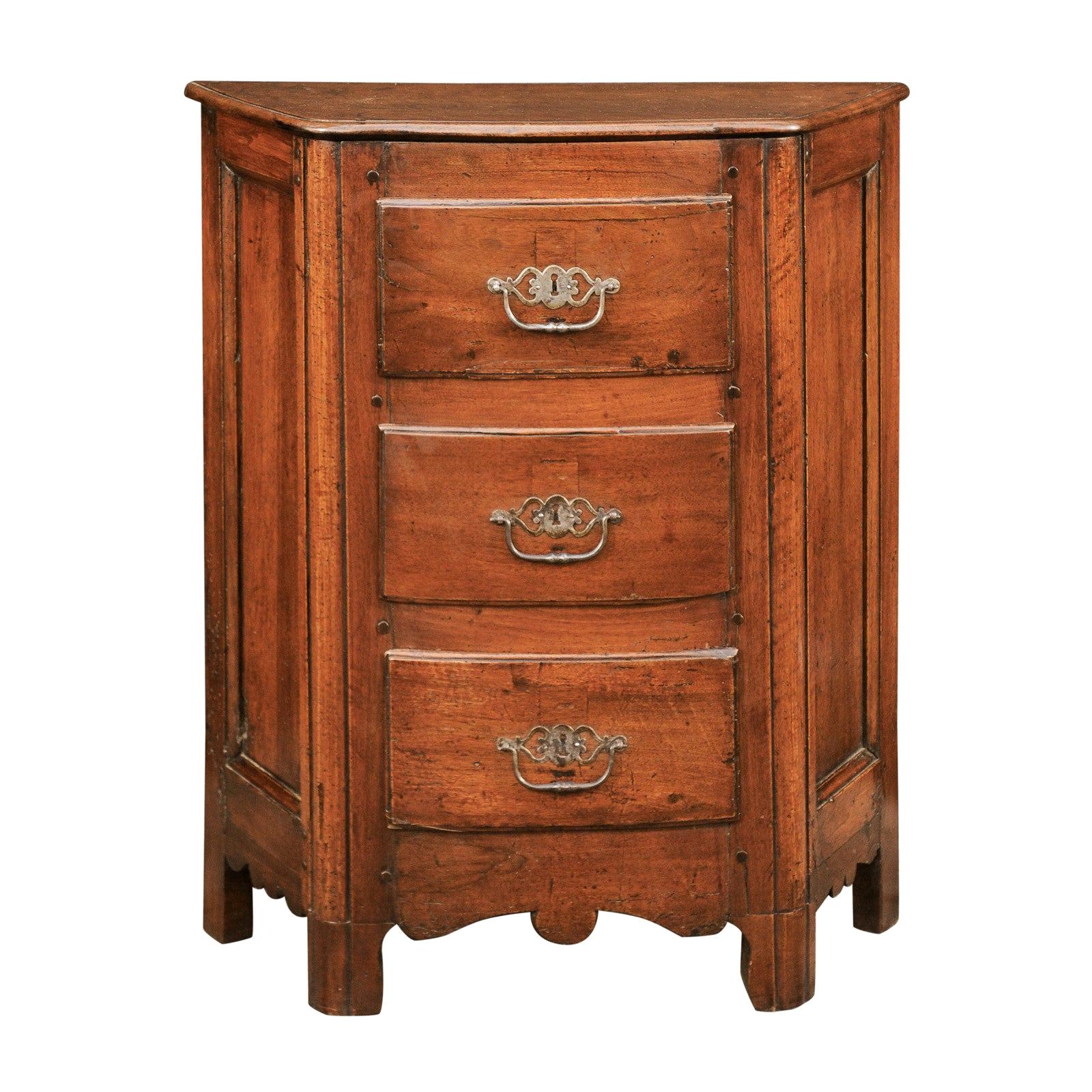 Italian 1820s Walnut Petite Commode with Three Drawers and Canted Side  Panels For Sale at 1stDibs