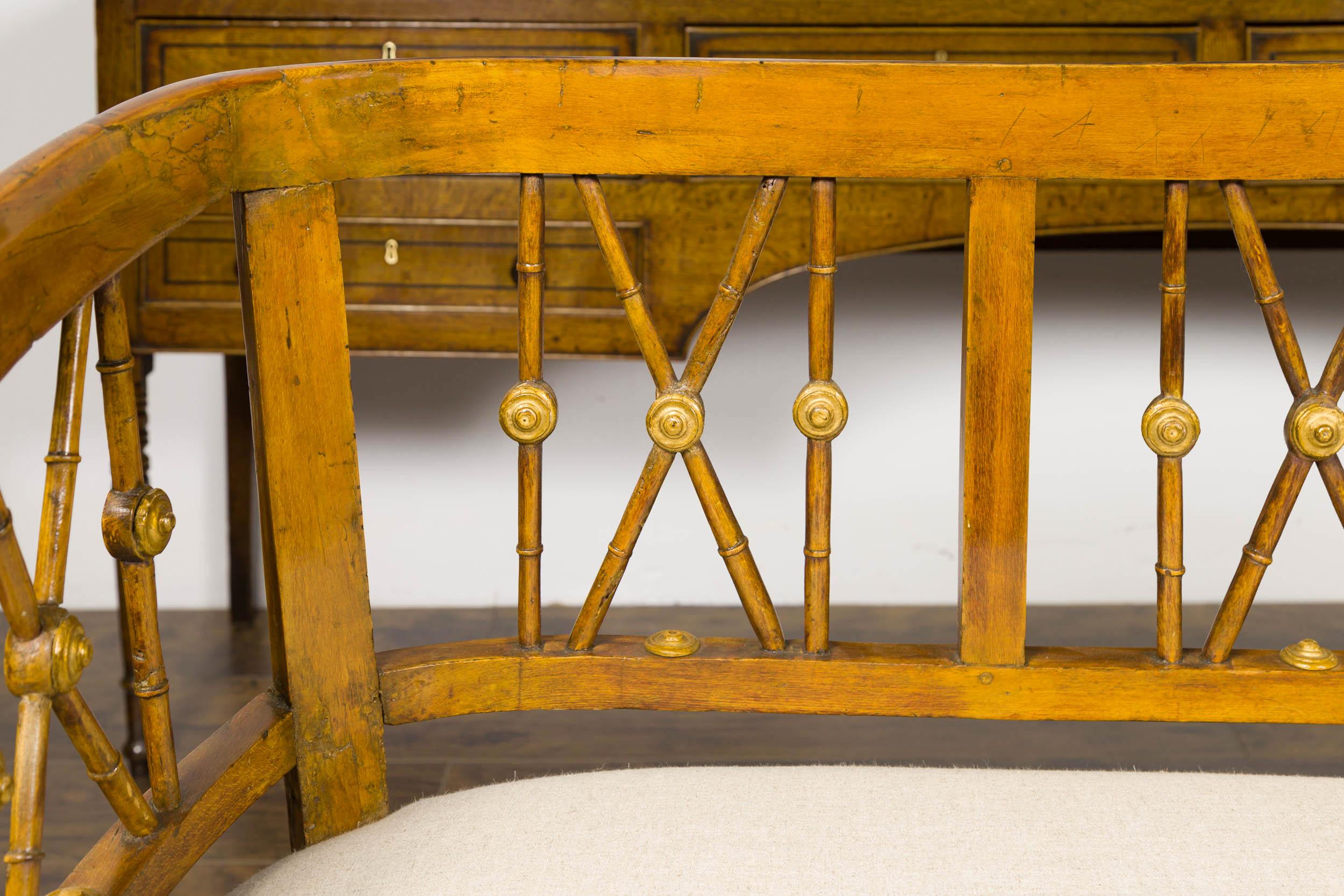 Italian 1820s Walnut Settee with Pierced Back, X Motifs and Gilded Medallions 2