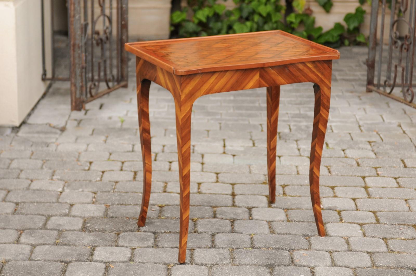 Italian 1820s Walnut Side Table with Marquetry Top, Inlaid Legs and Side Drawer In Good Condition For Sale In Atlanta, GA