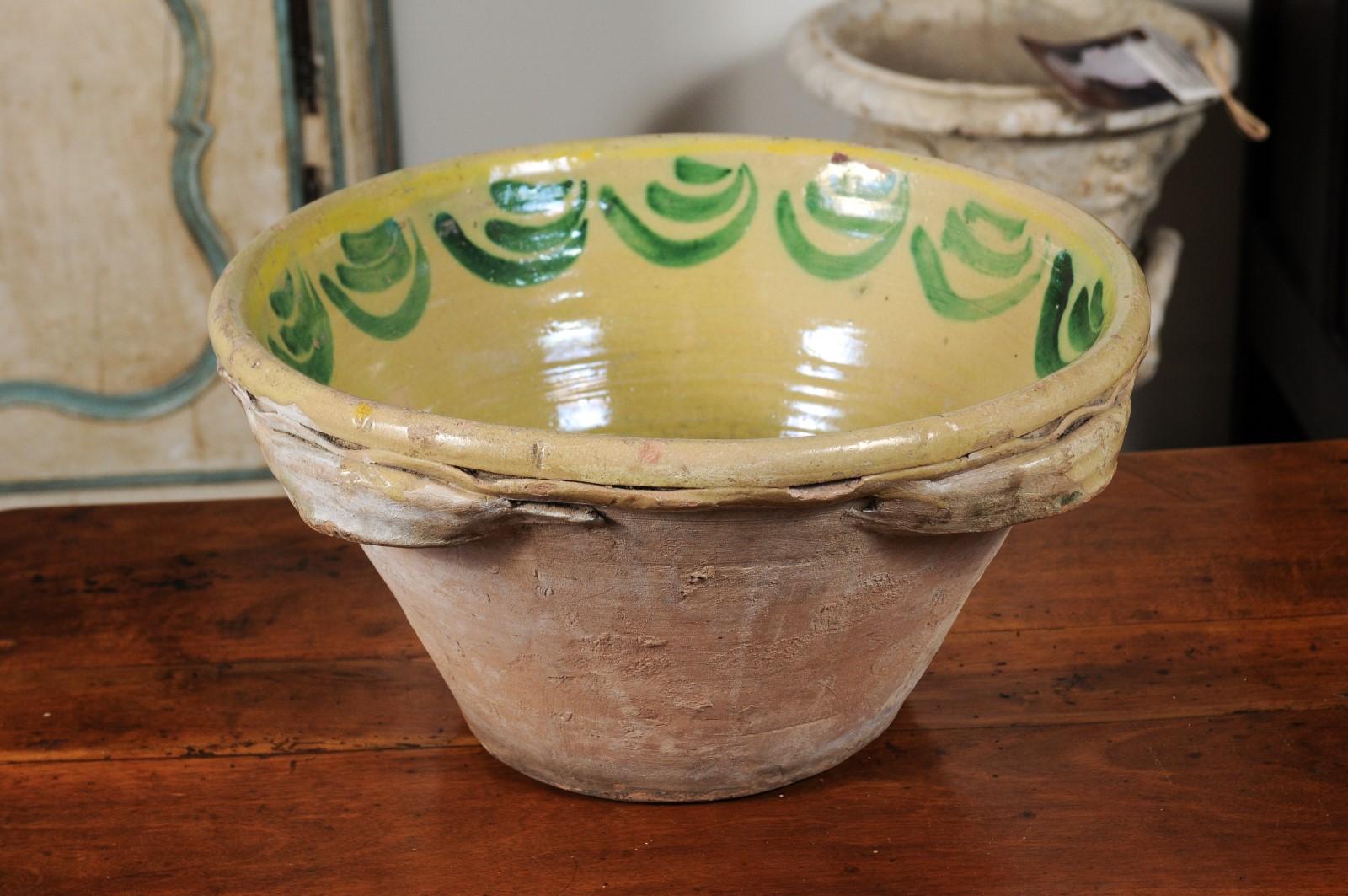 Italian 1820s Yellow Glazed Pottery Bowl from Calabria with Green Accents 1