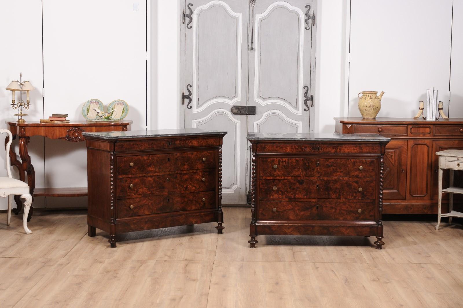 Turned Italian 1830s Burl Walnut Commodes from Lombardi with Gray Marble Tops, a Pair For Sale