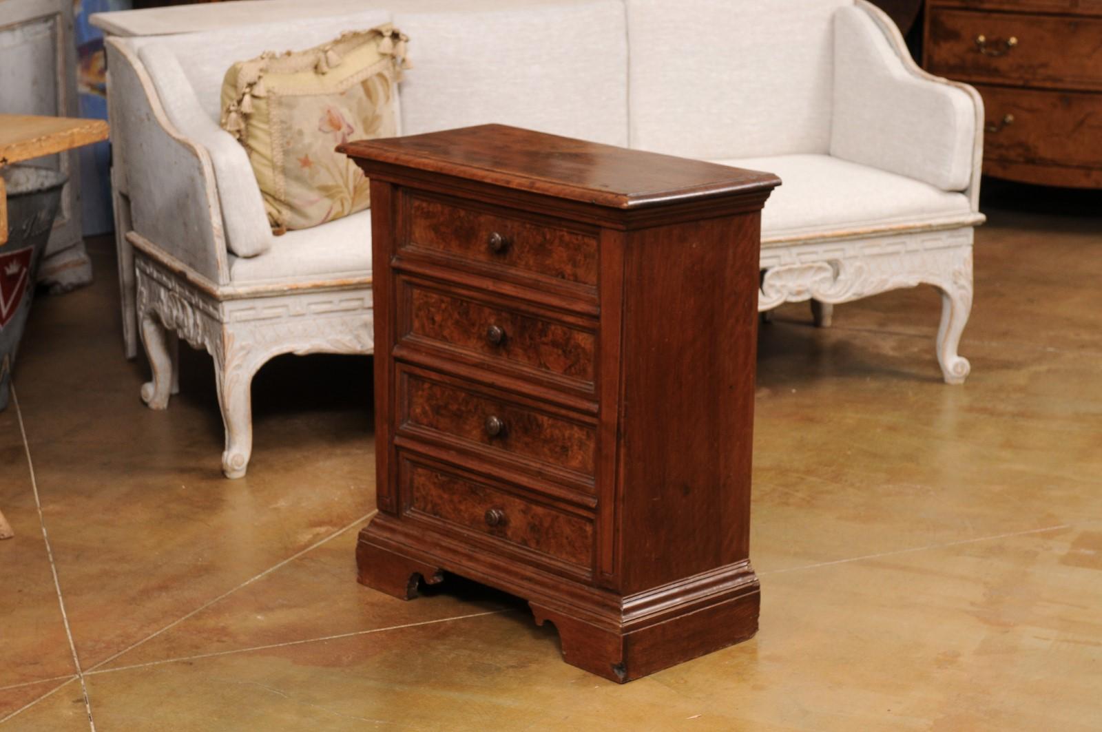 Italian 1840s Bedside Chest with Four Drawers, Burl Panels and Bracket Feet For Sale 4