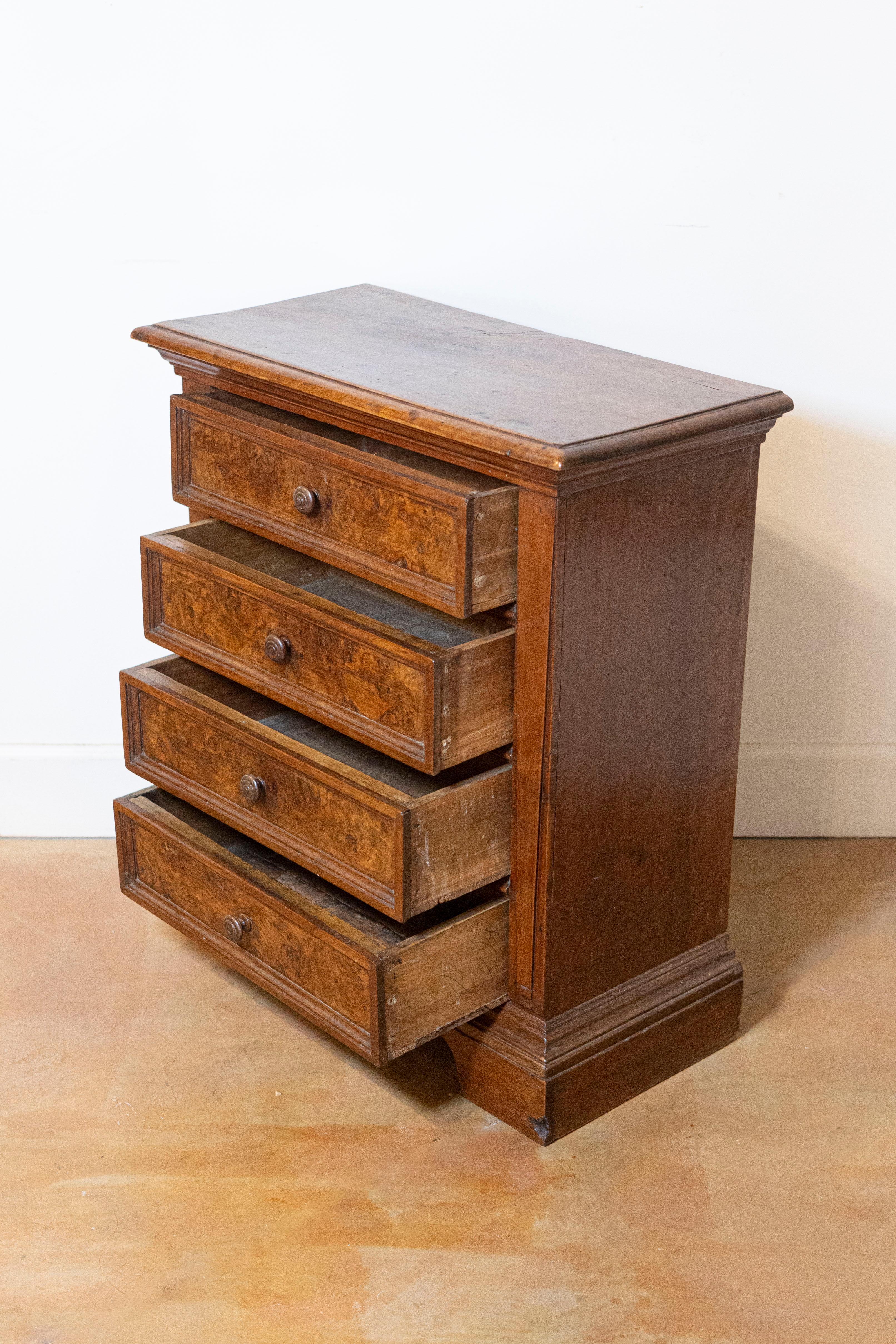 19th Century Italian 1840s Bedside Chest with Four Drawers, Burl Panels and Bracket Feet For Sale