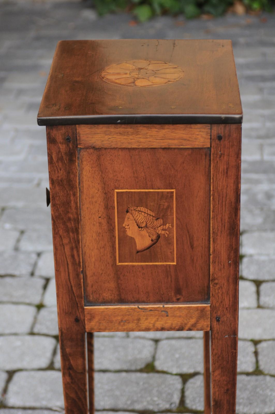 Italian, 1840s Neoclassical Style Walnut Nightstand Cabinet with Marquetry Décor 4