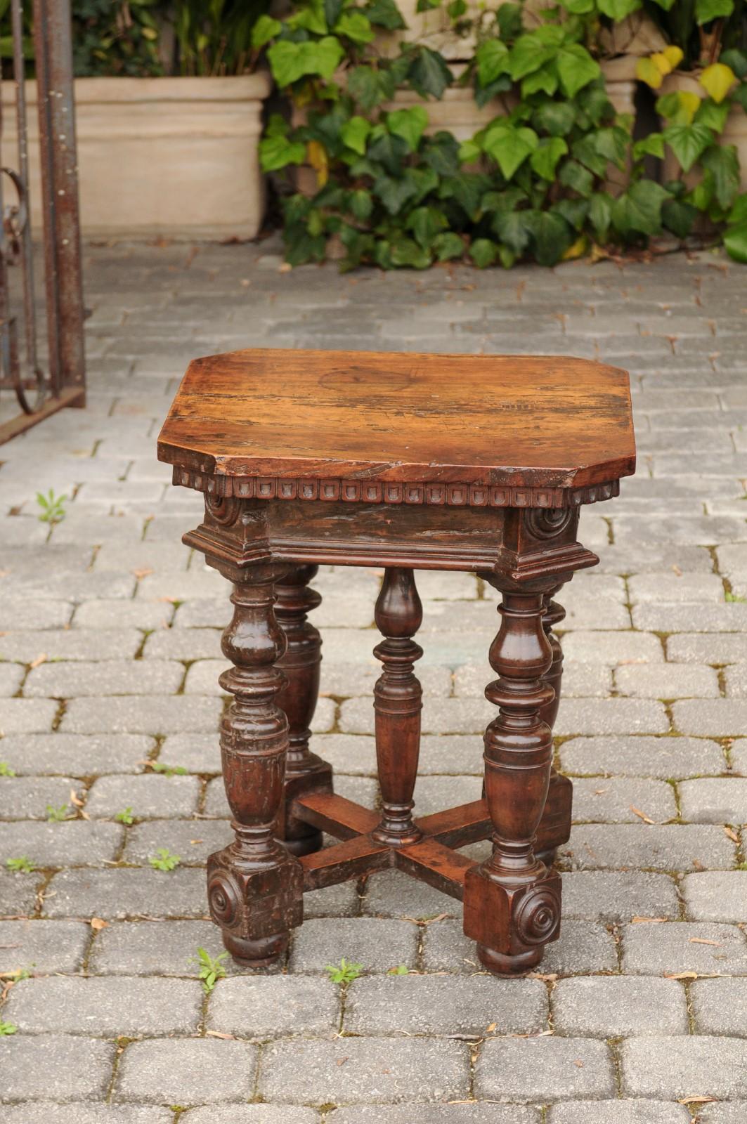 Italian 1860s Walnut Side Table with Scoop Patterns, Turned Base and Stretcher 4