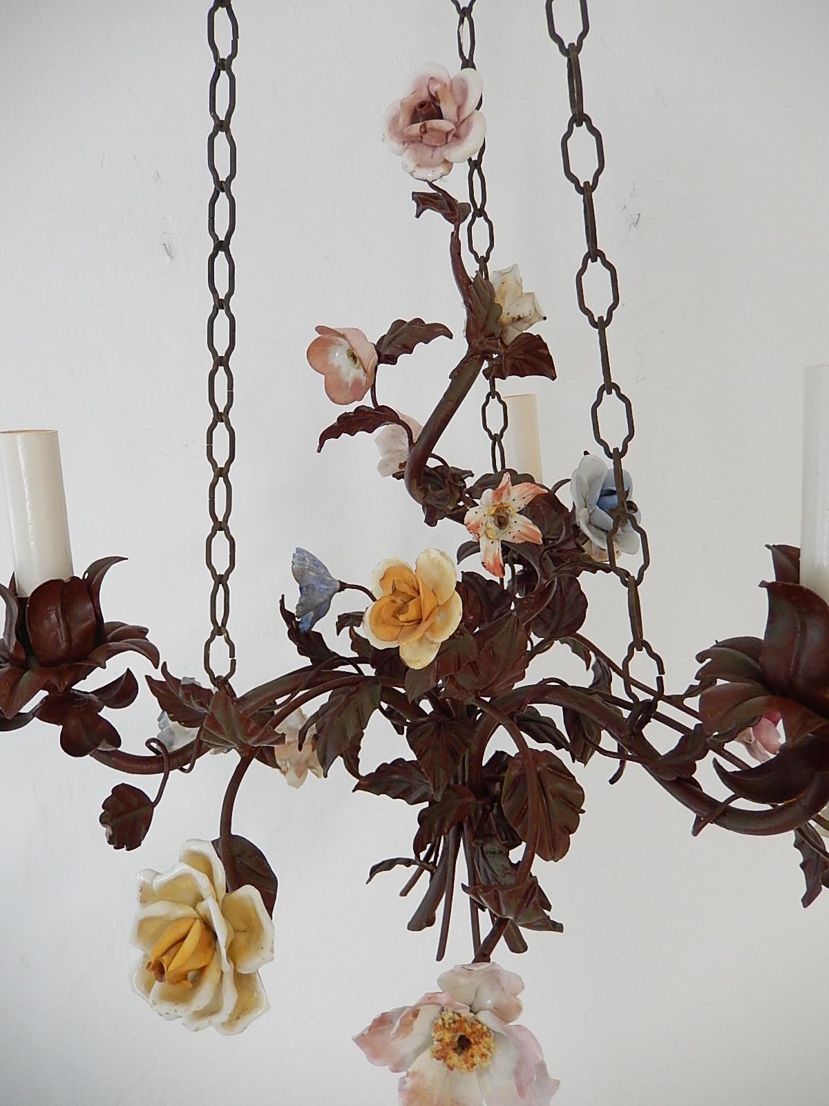  Italian 1870 Tole Polychrome  Porcelain Flowers with Chain Chandelier In Good Condition In Modena (MO), Modena (Mo)