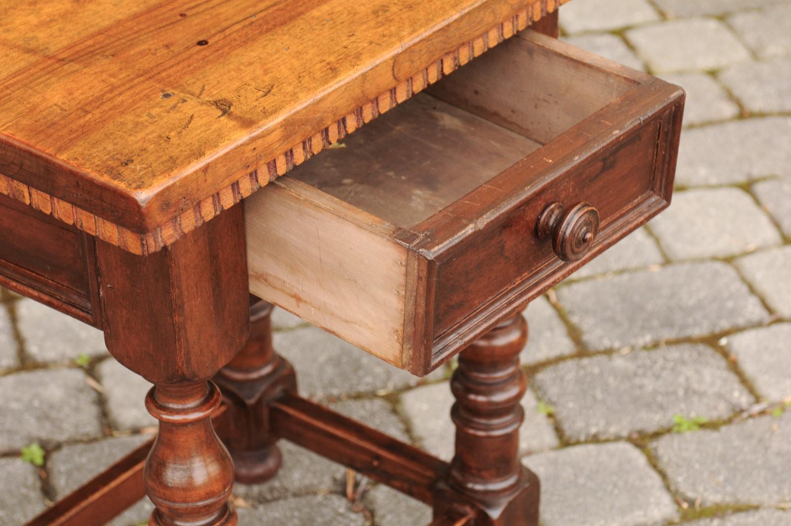 Italian 1870s Walnut Side Table with Dentil Molding, Drawer and Turned Base For Sale 3