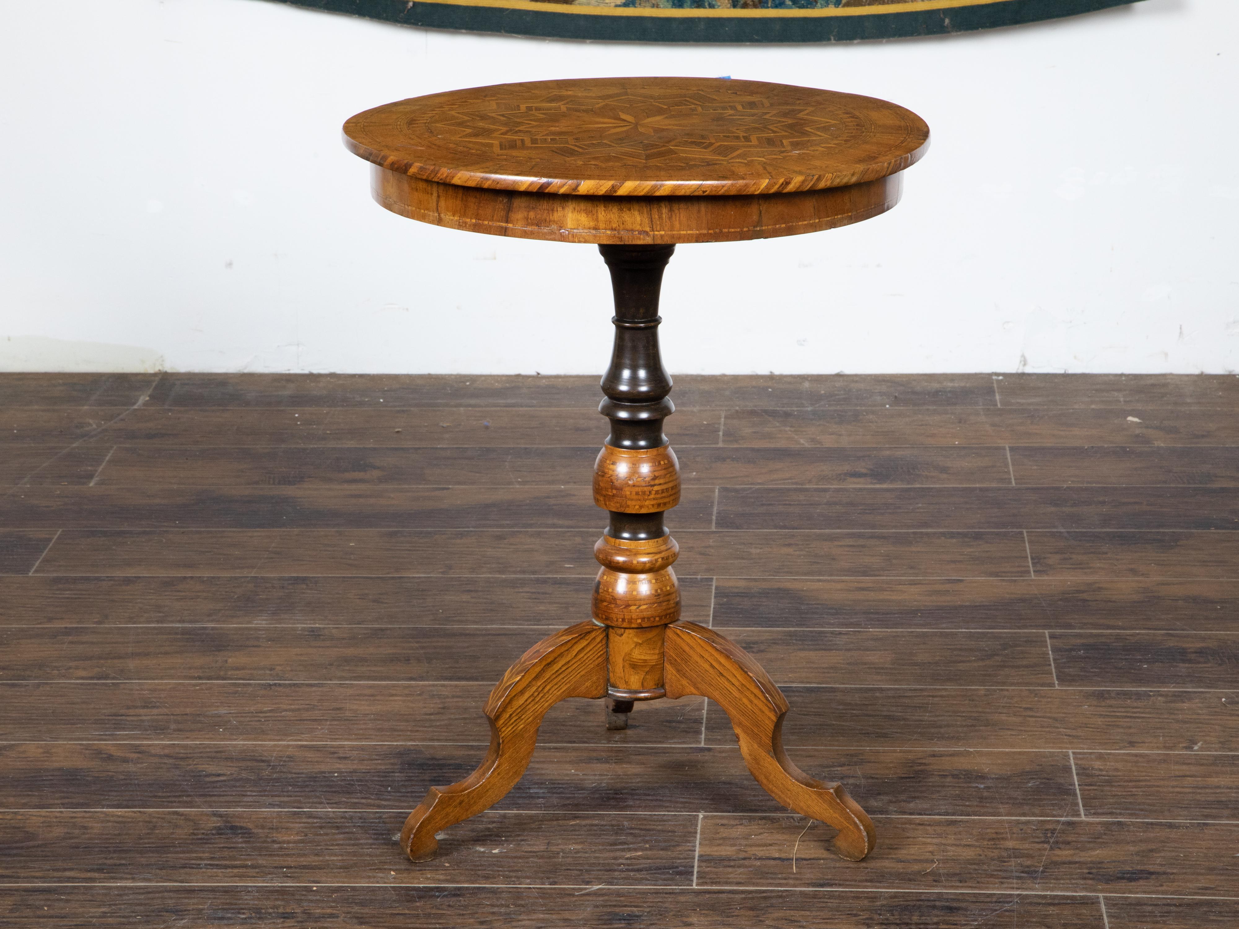 Carved Italian 1890s Walnut Guéridon Table with Marquetry Top and Ebonized Pedestal For Sale