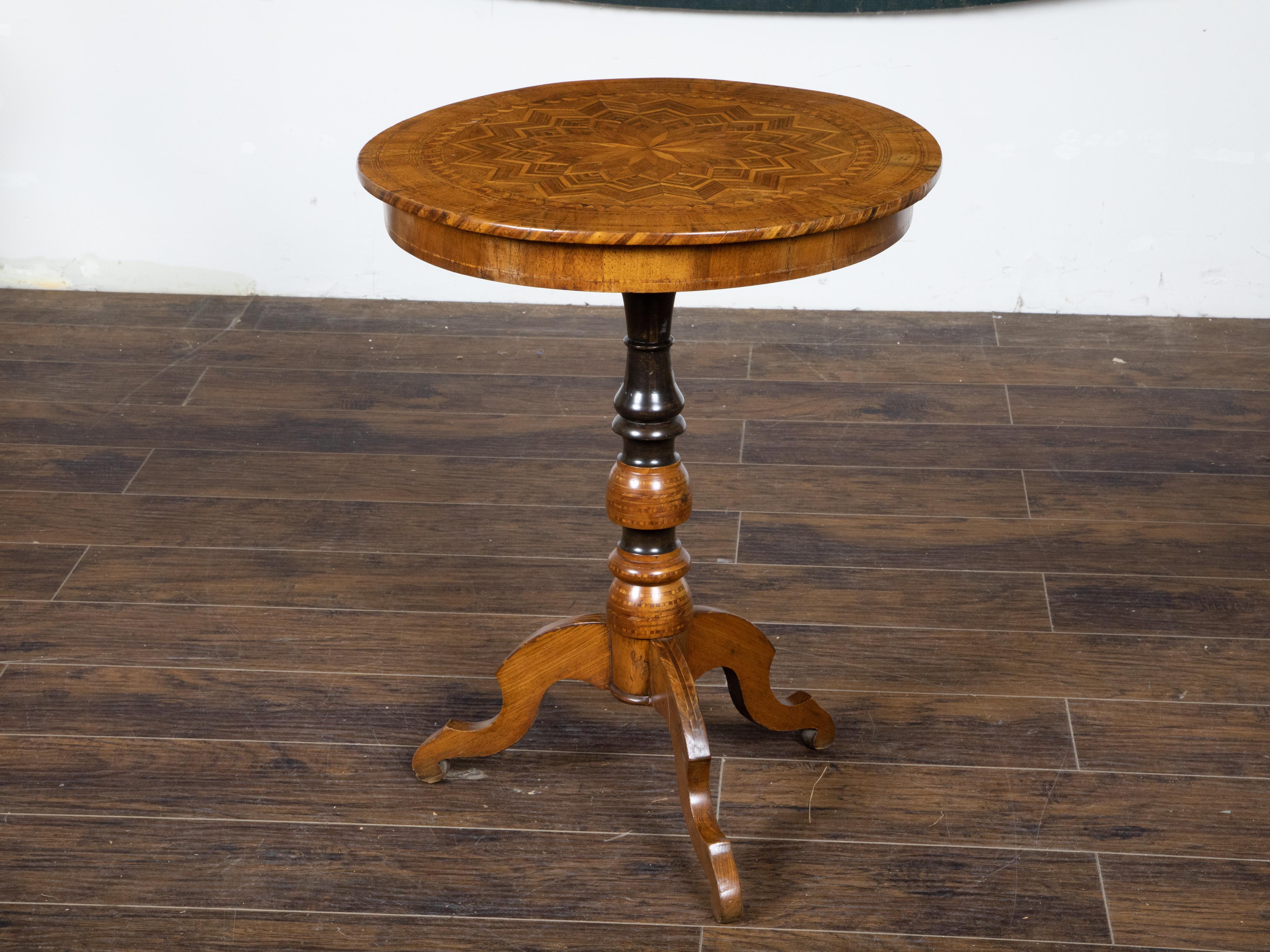 Italian 1890s Walnut Guéridon Table with Marquetry Top and Ebonized Pedestal In Good Condition For Sale In Atlanta, GA